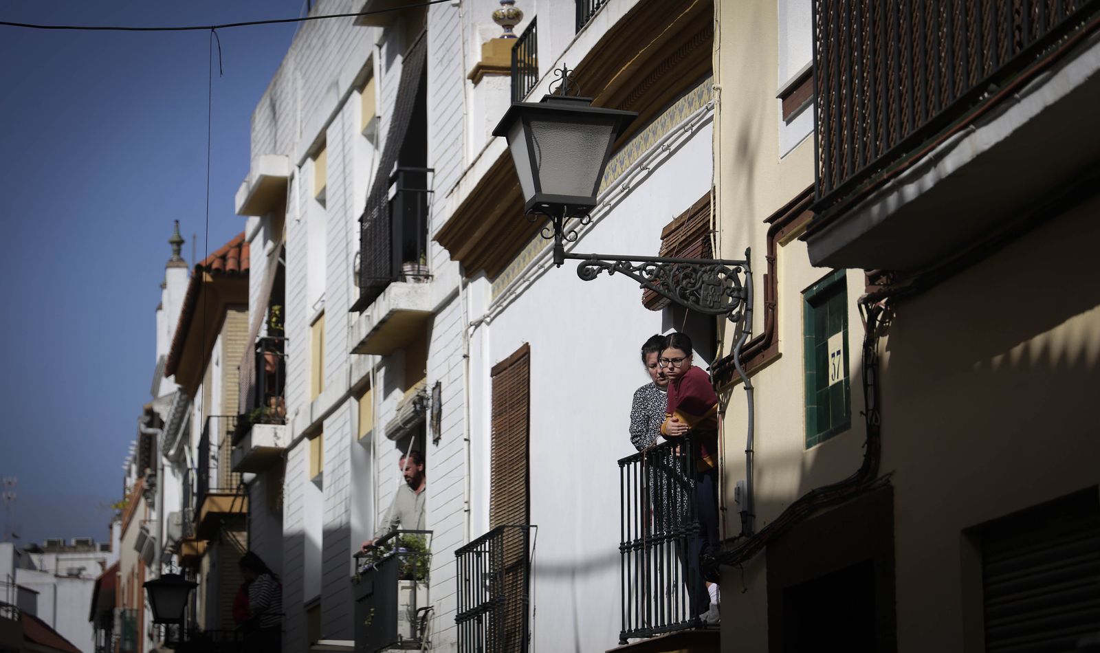 Imágenes del Vía Crucis del Cristo de las Tres Caídas