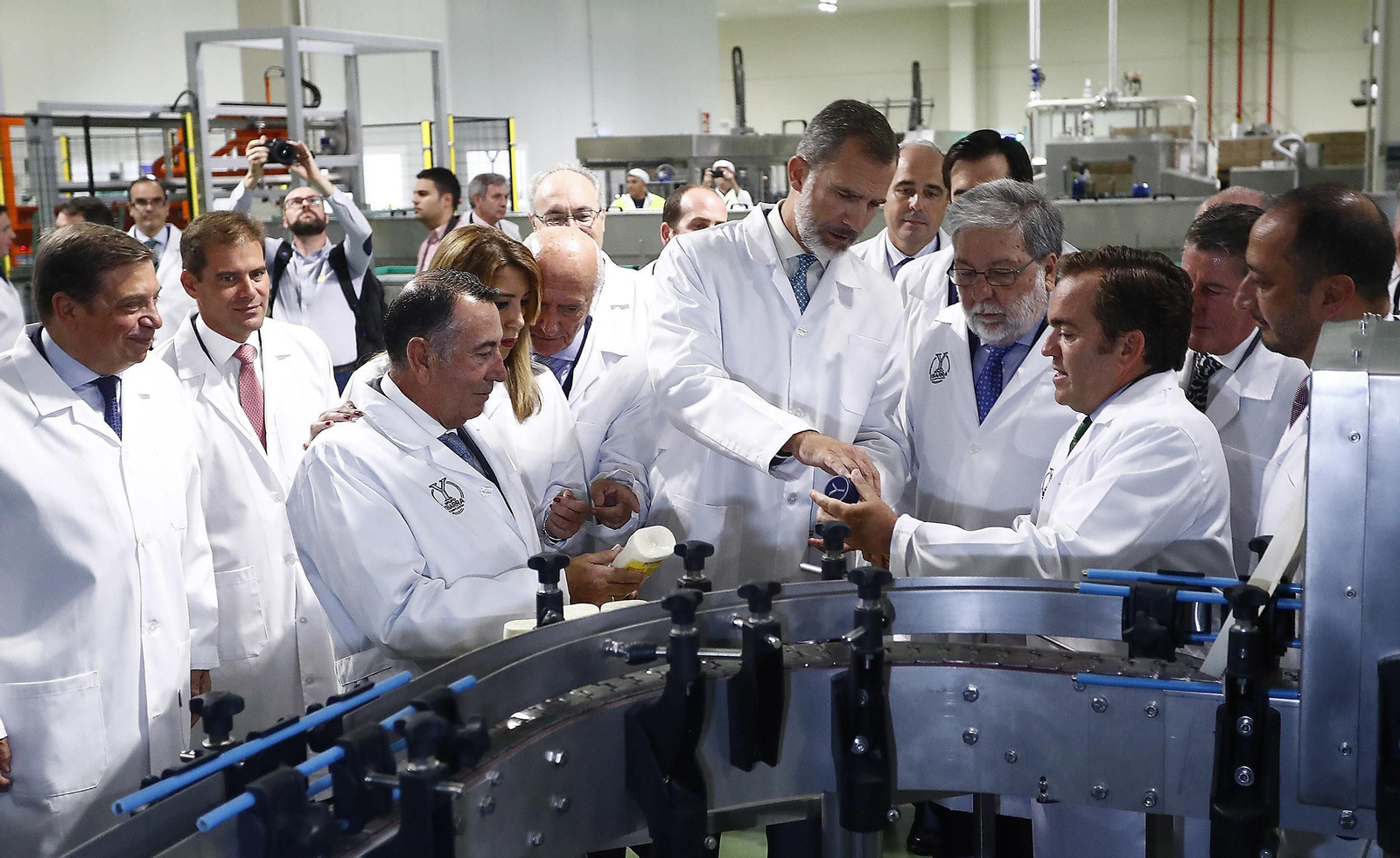 Felipe VI inaugura la nueva fábrica de Ybarra