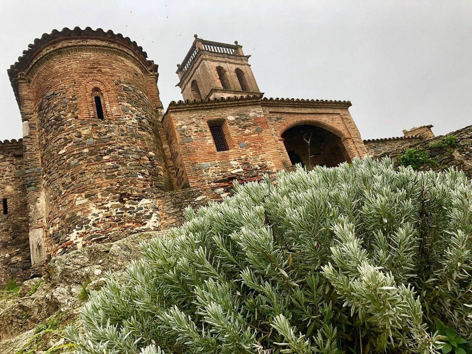 Uno de los pueblos más bonitos y visitados de España está en Huelva: "Una pequeña joya serrana" 472685461_1348139163296321_451975892330535348_n.jpg