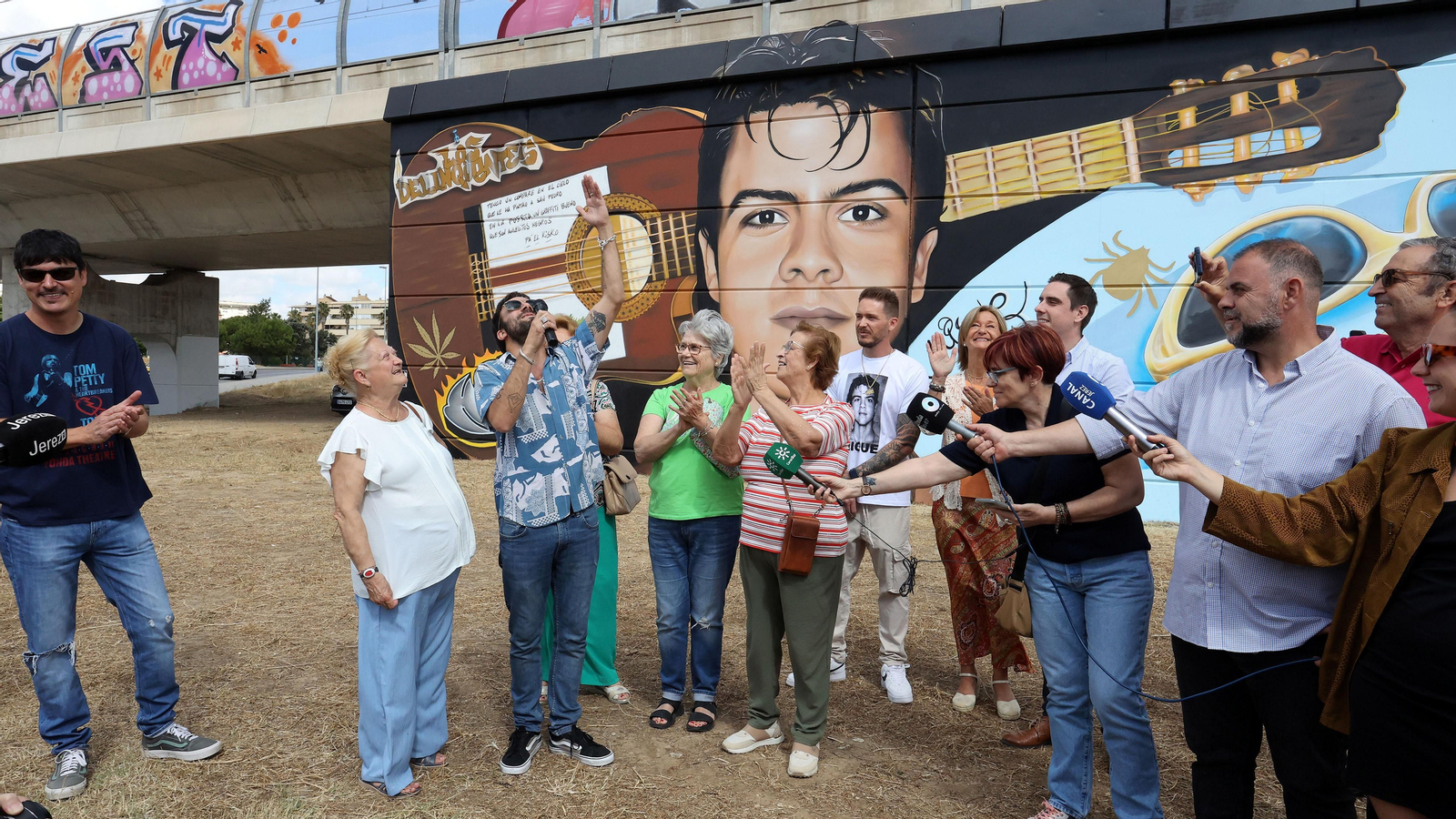 Graffiti de Migue Benítez de 'Los Delinqüentes' en San José Obrero