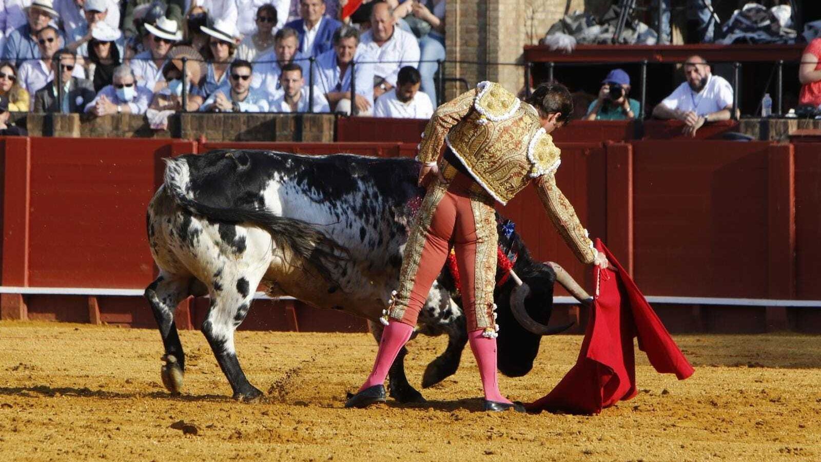 El Juli con la muleta en su primer toro