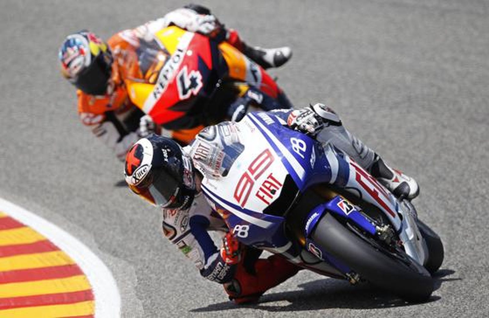 Lorenzo durante la carrera de MotoGP

Foto: Reuters
