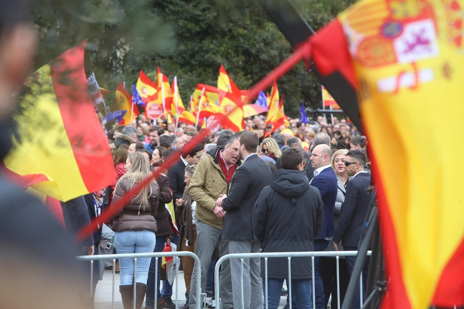 Las imágenes de la manifestación en Madrid de PP, Cs y Vox en contra del Gobierno