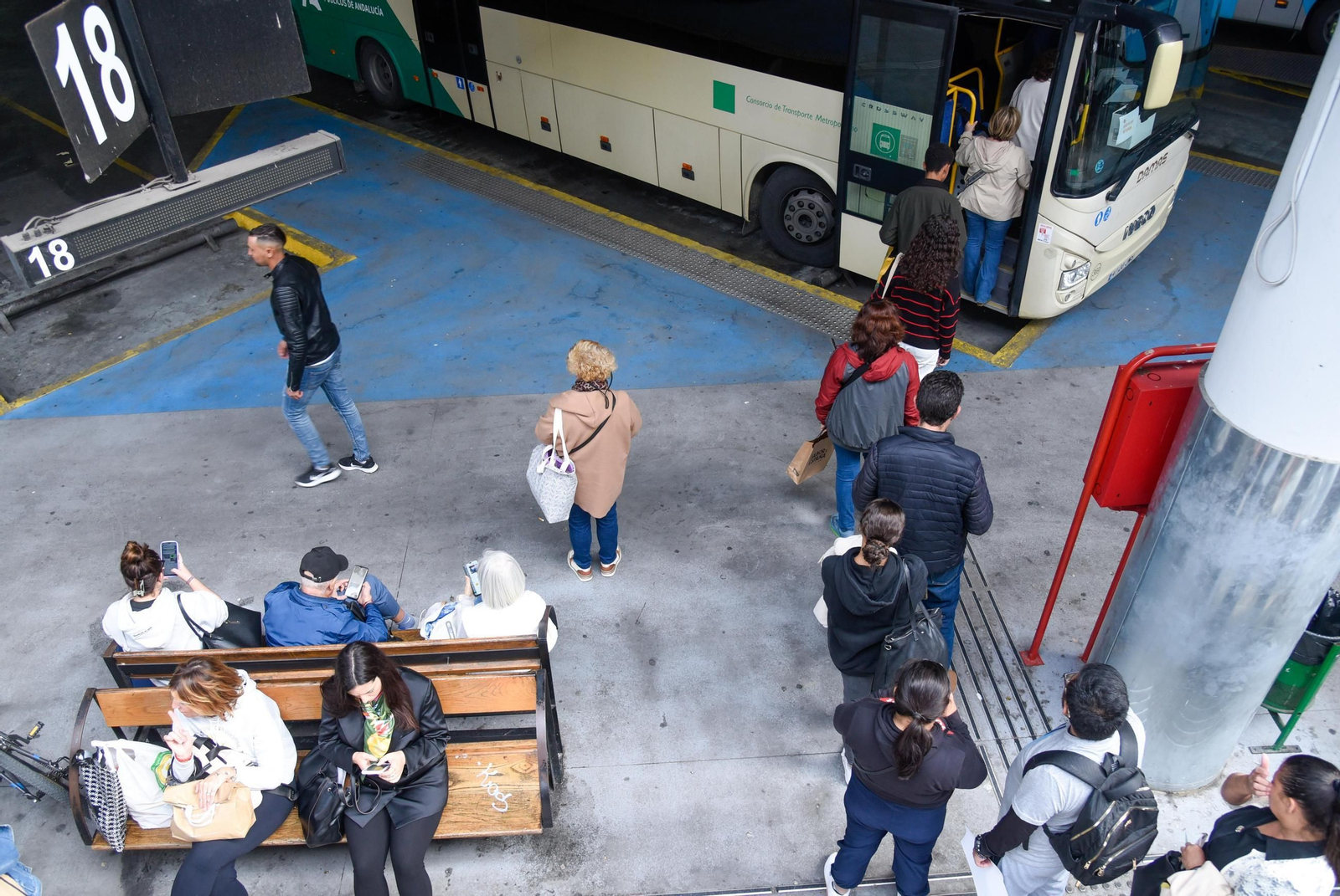 Protesta de Tussam por la huelga nacional de transporte público