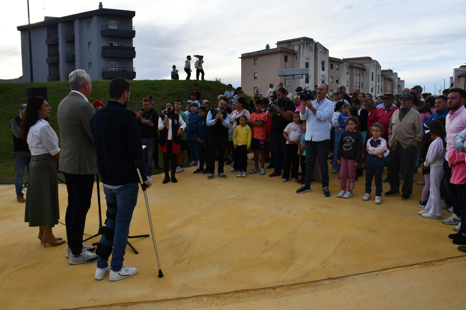 Multitudinaria inauguración del nuevo parque temático entre Campamento y Puente Mayorga
