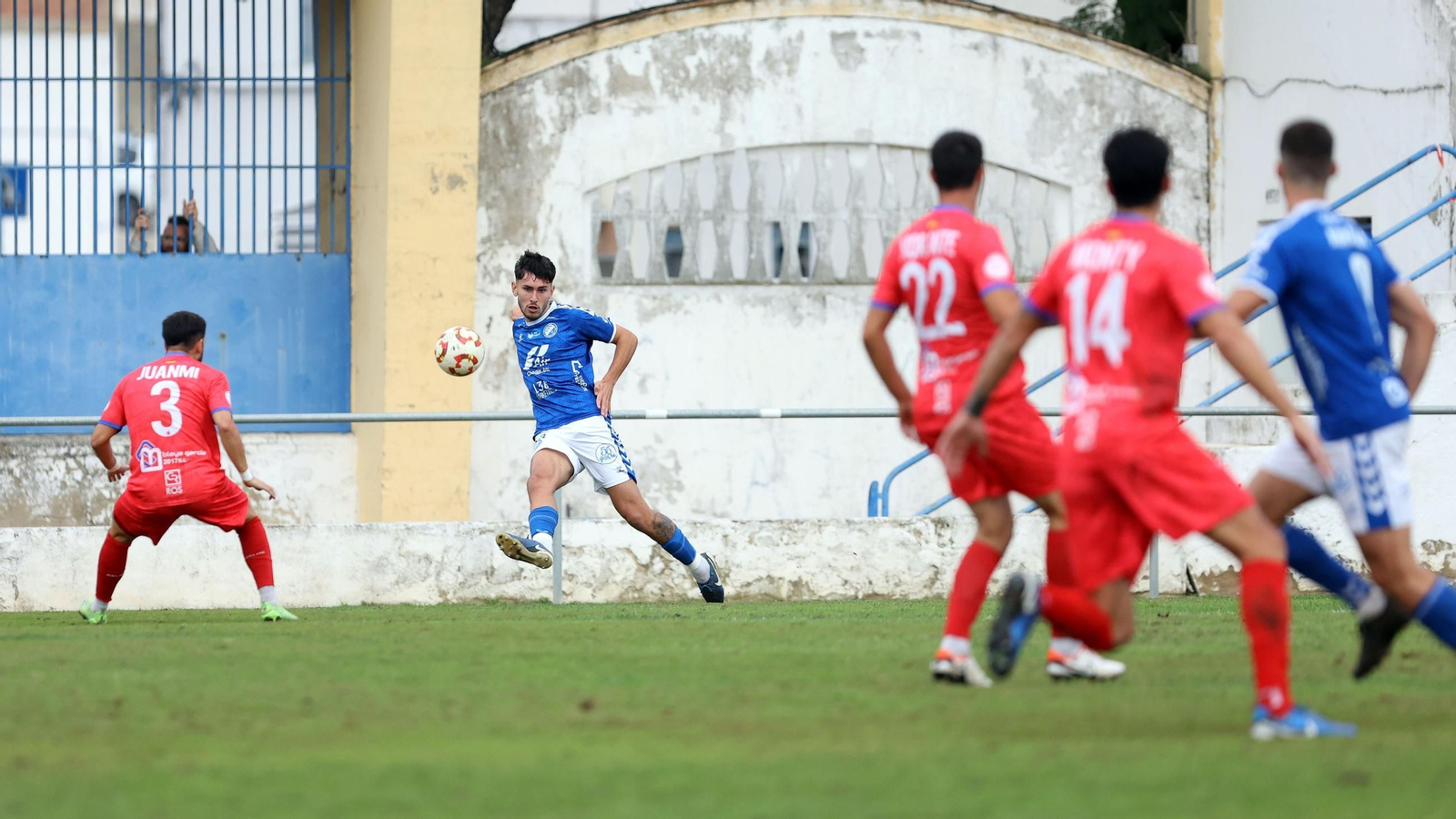 Imágenes del Xerez DFC contra la Deportiva Minerva en el Pedro Garrido de Jerez