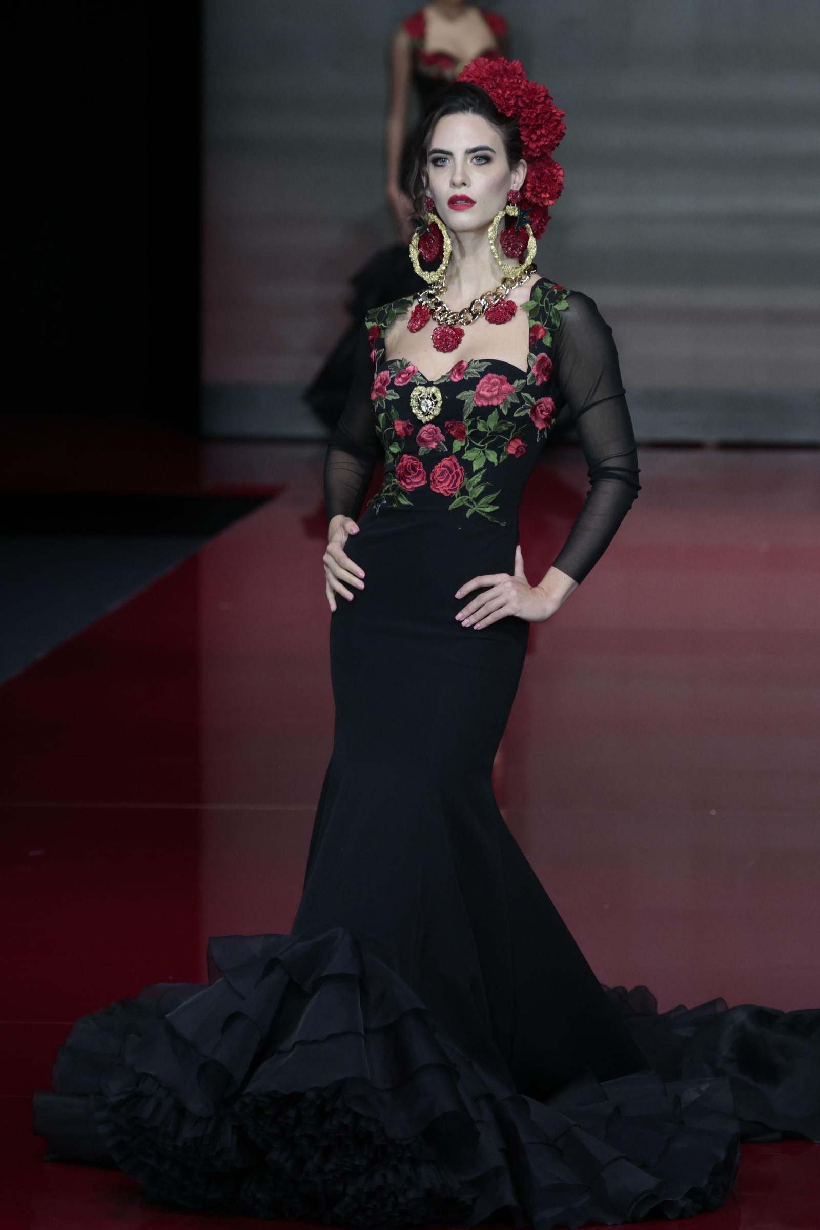 El desfile de Rosa Pedroche en SIMOF 2022, todas las fotos
