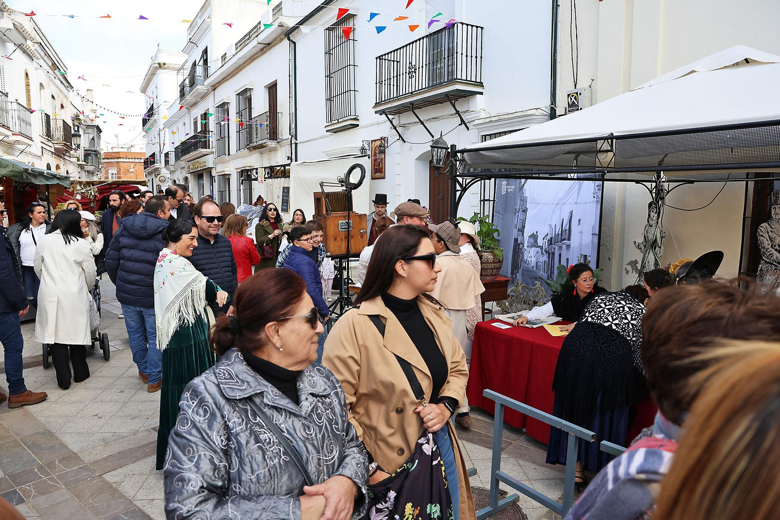 Imágenes del ambiente en la Feria de Época 1900 de Moguer