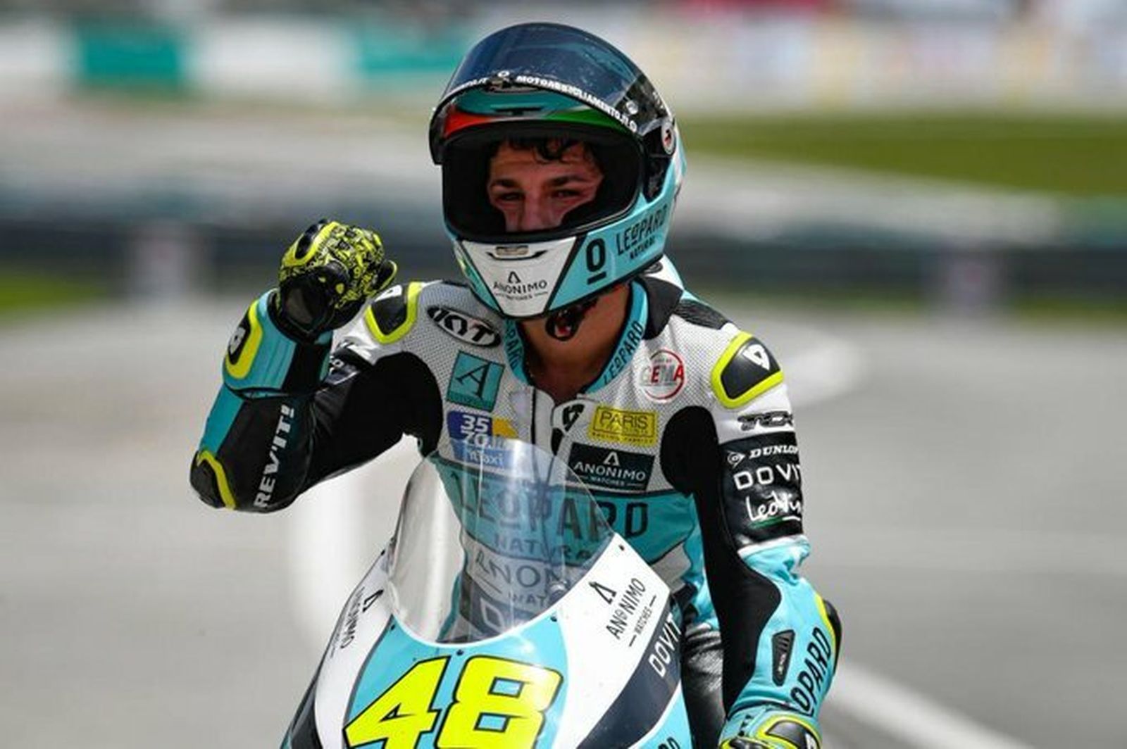 Lorenzo Dalla Porta, celebrando en Sepang su cuarto triunfo de la temporada.
