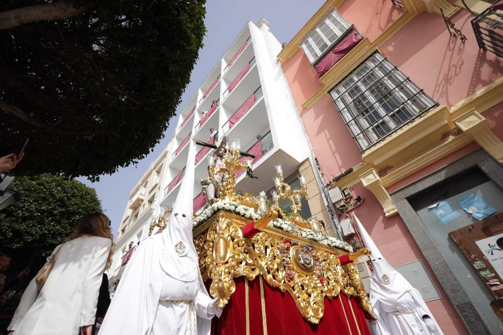 Imágenes de la procesión del Resucitado de la Semana Santa de San Fernando 2023