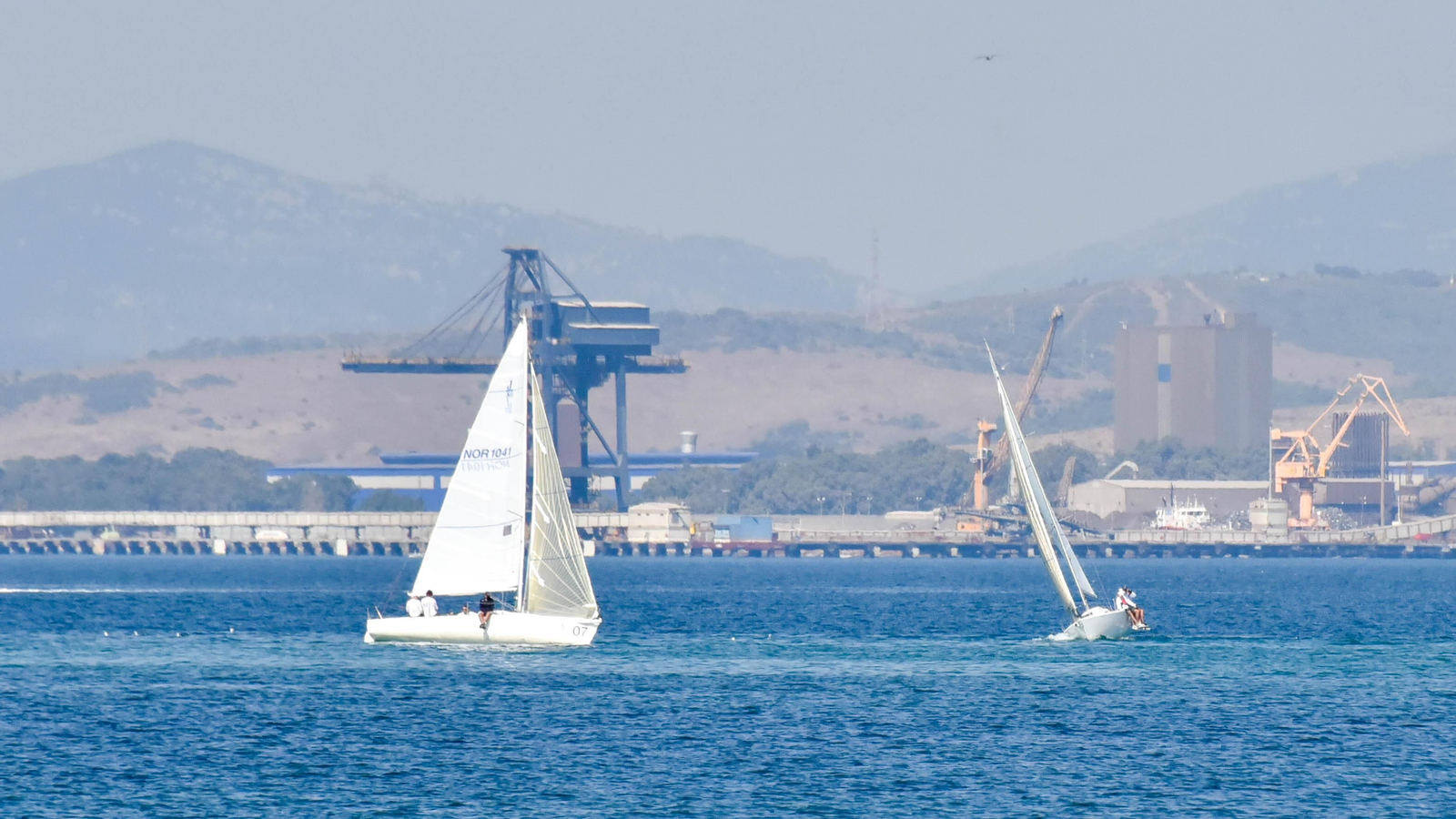 Las fotosde la segunda jornada del Campeonato de Andalucía de vela J/80 en La Línea