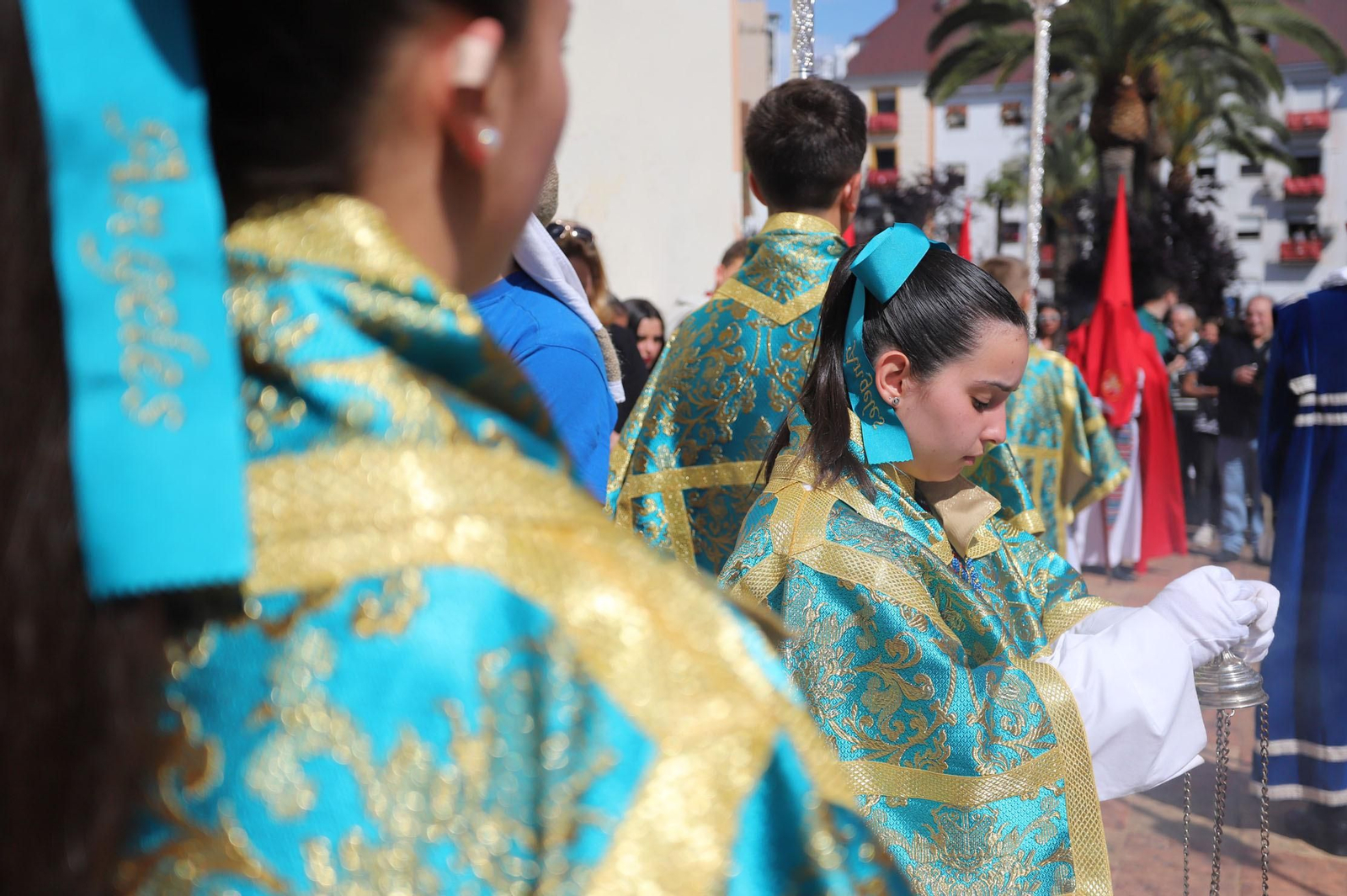 Imágenes del recorrido de la Borriquita  por las calles de Huelva