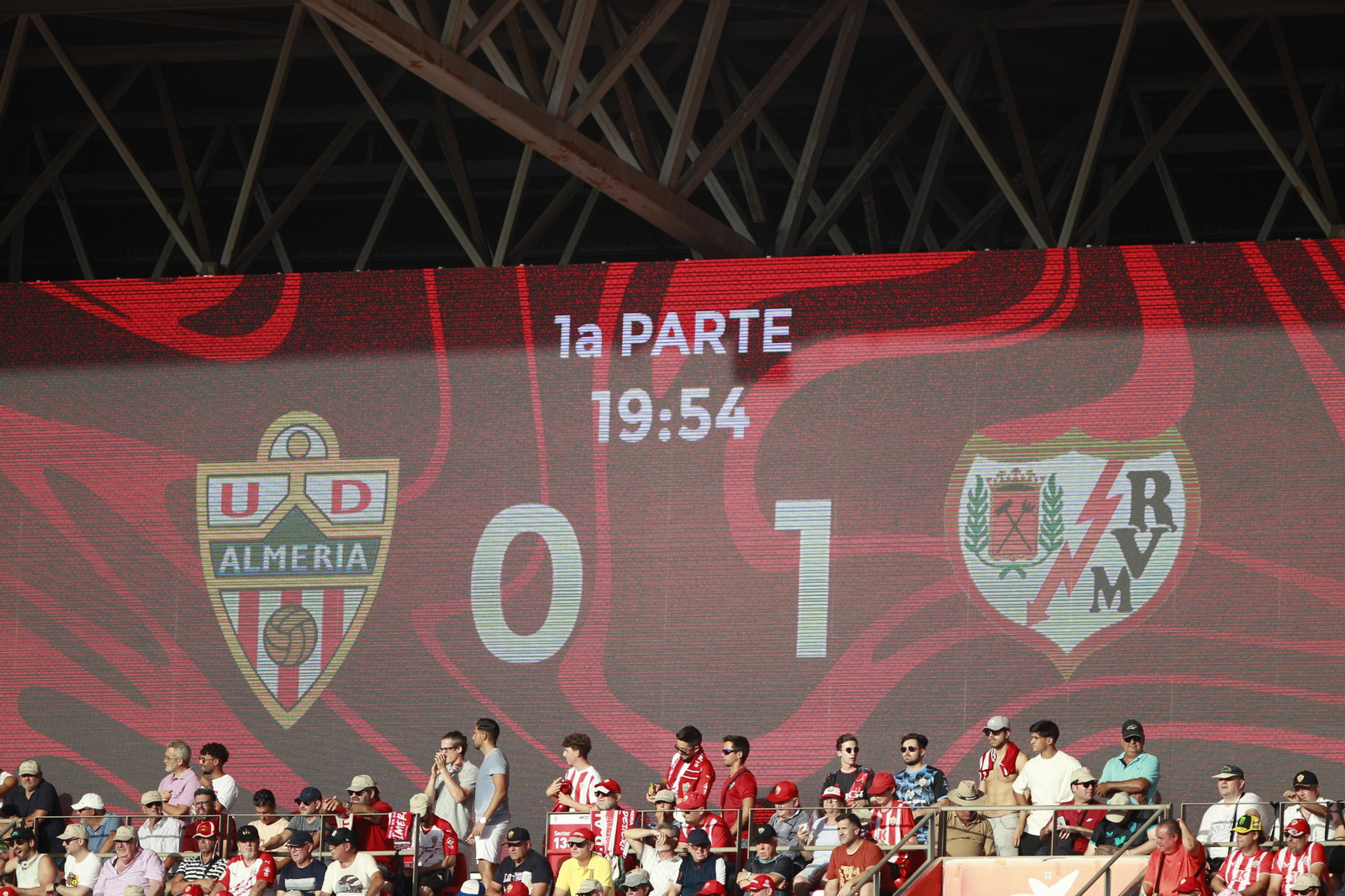 Imágenes del partido U.D. Almería-Rayo Vallecano