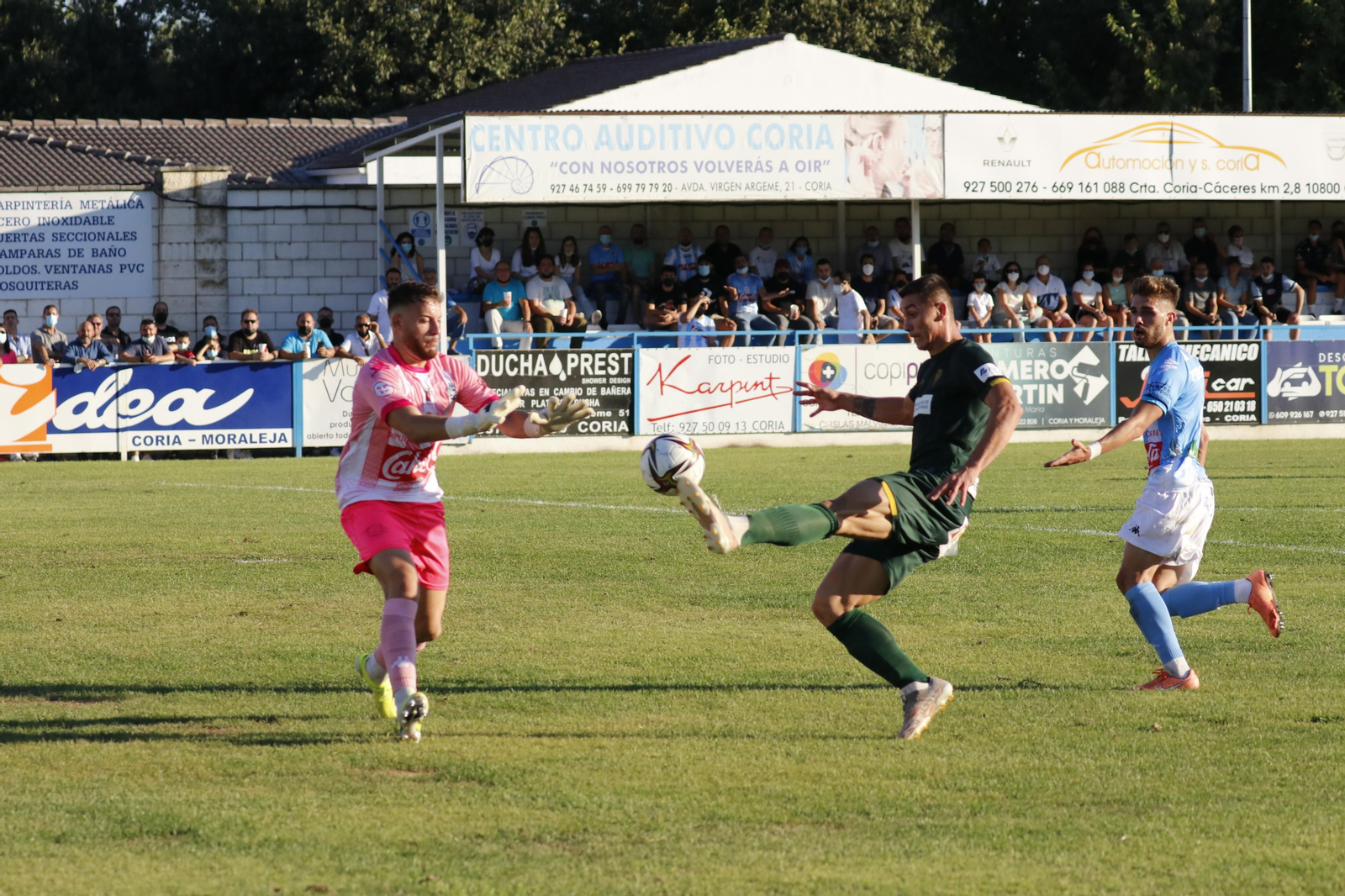 La victoria del Córdoba CF ante el CD Coria, en imágenes