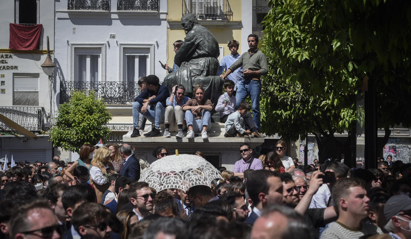 Fotos de la salida de La Borriquita, en el Domingo de Ramos de Sevilla
