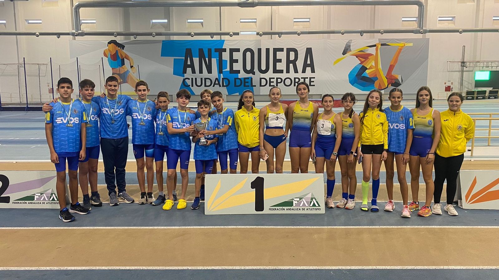 Los equipos sub-14 del Promoción Algeciras, en Antequera.