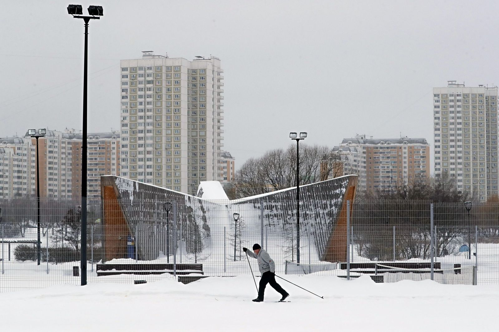 Nieve, Navidad, decoración, hielo y frío en Moscú