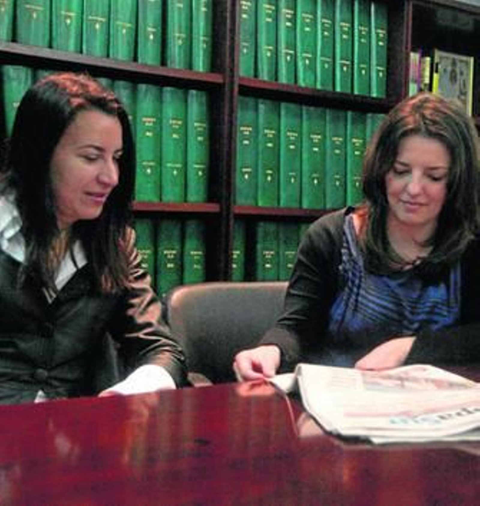 Lourdes Romero y Marián Lupión, en un momento de la entrevista en 'Europa Sur'.