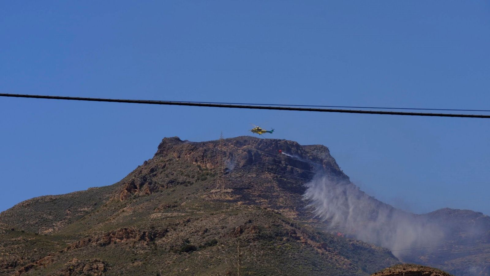 Los medios aéreos han sido fundamentales para poder estabilizar el incendio