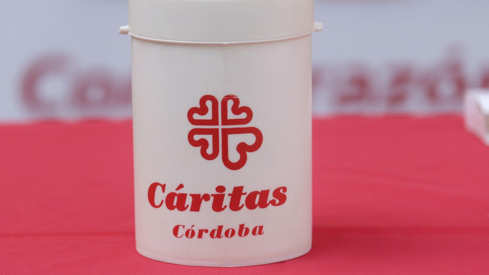 Hucha en una cuestación del Corpus de Cáritas Córdoba.