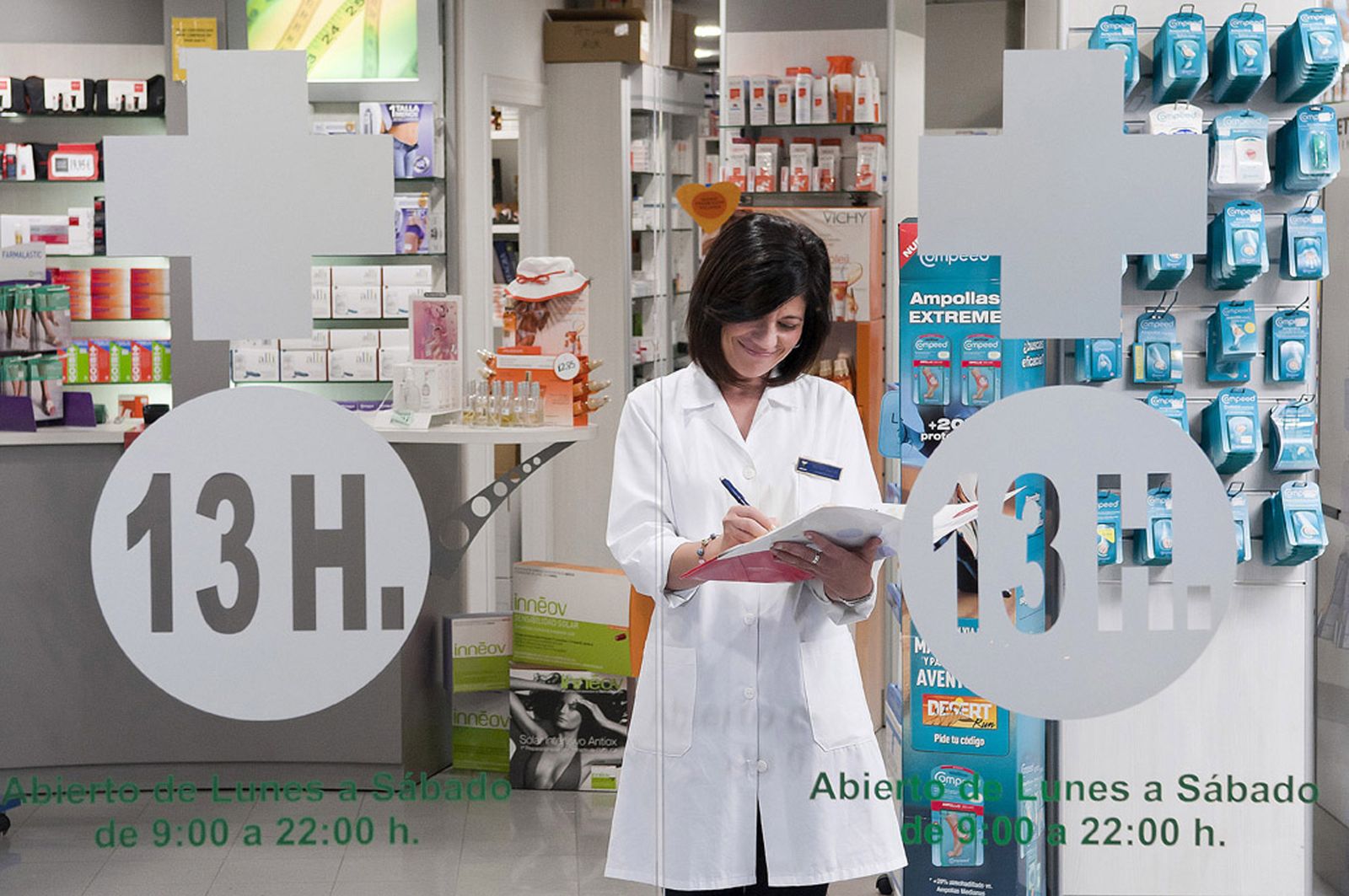 Farmacéuticos en el punto de trabajo.