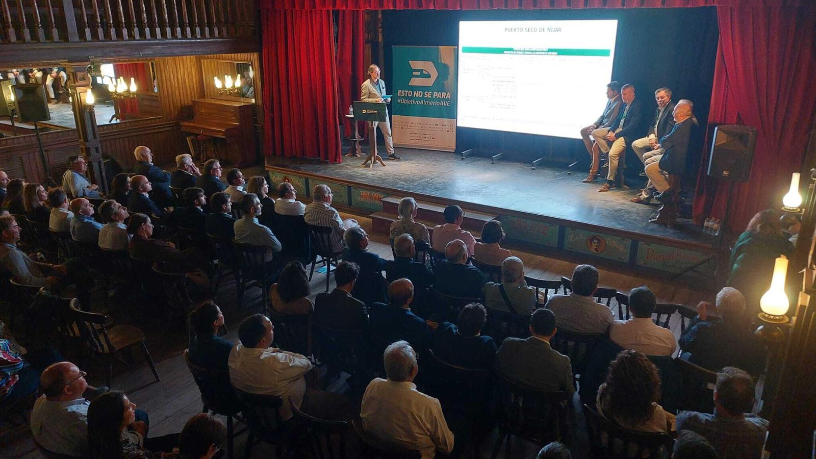 Intervenciones de los expertos del grupo técnico de la plataforma almeriense