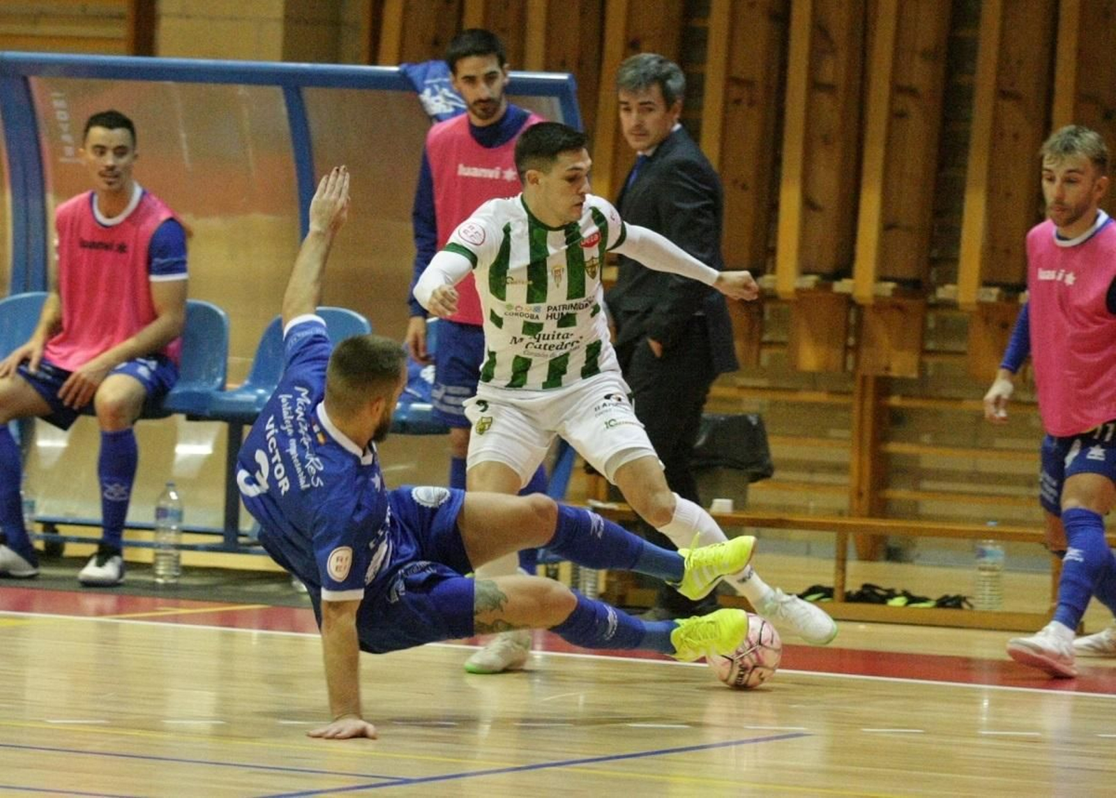 Las imágenes del empate del Córdoba Futsal en Manzanares
