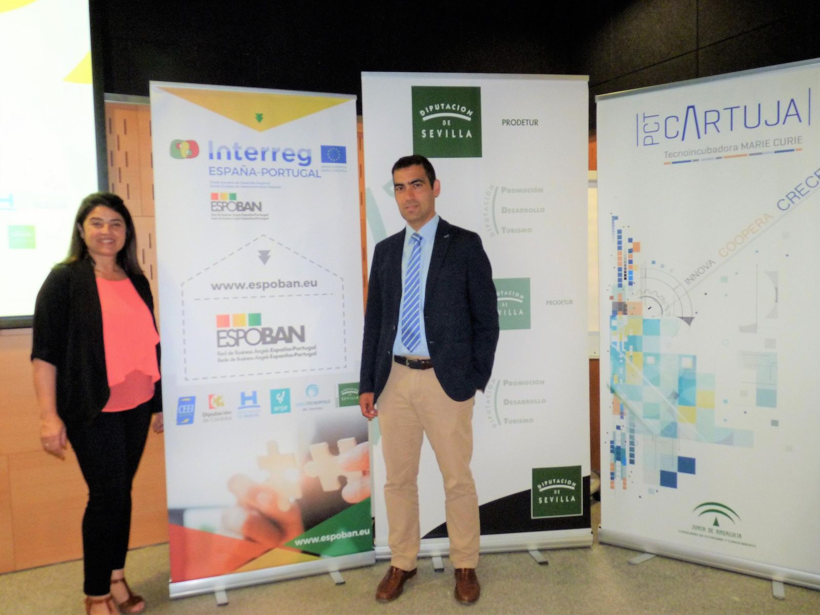 Agripina Cabello junto a Andrés Blanco, representante de CEEI Bahía de Cádiz, entidad que lidera el proyecto Espoban.