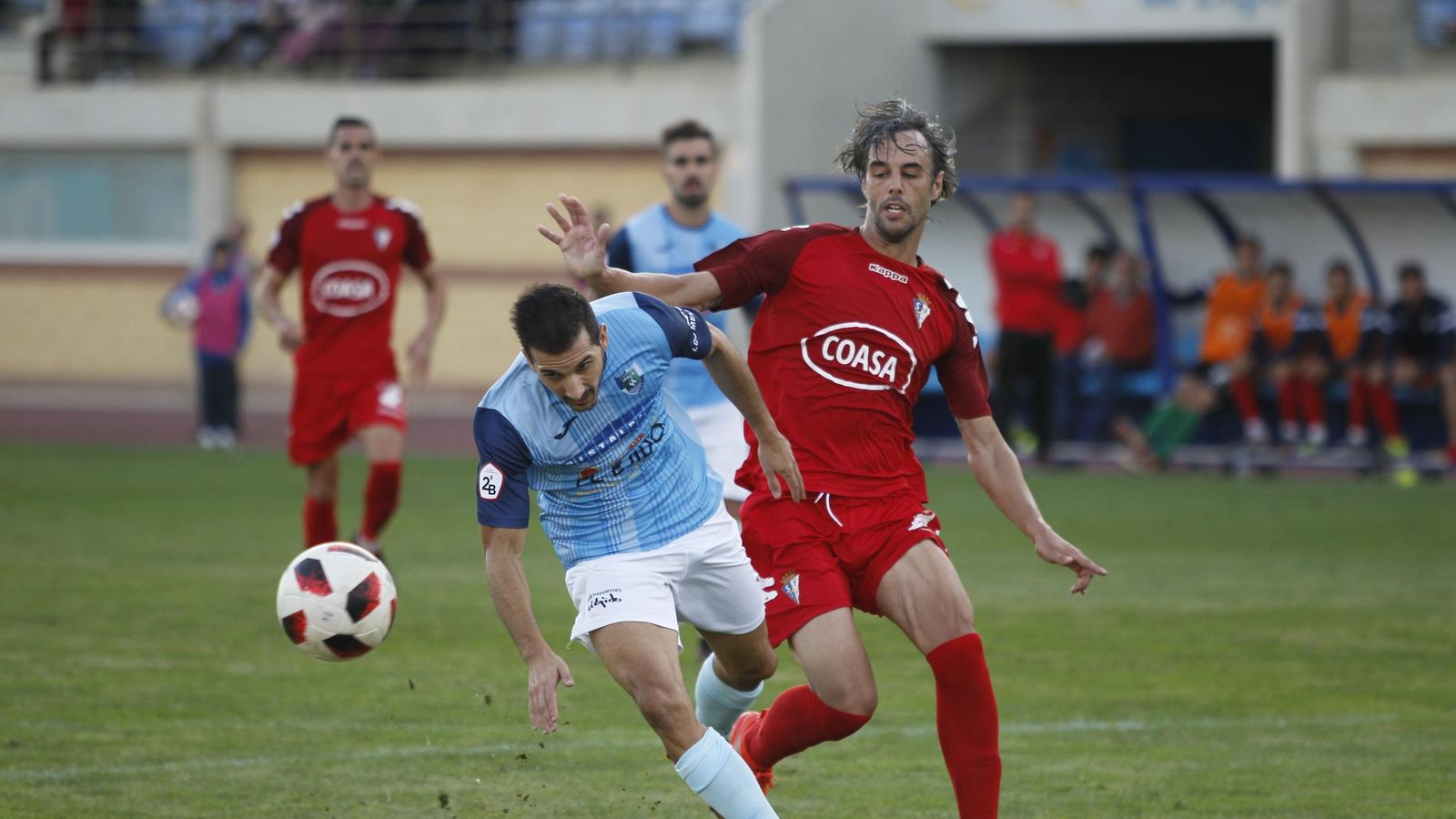 Carralero se va de un rival durante un encuentro de su etapa en el conjunto ejidense.