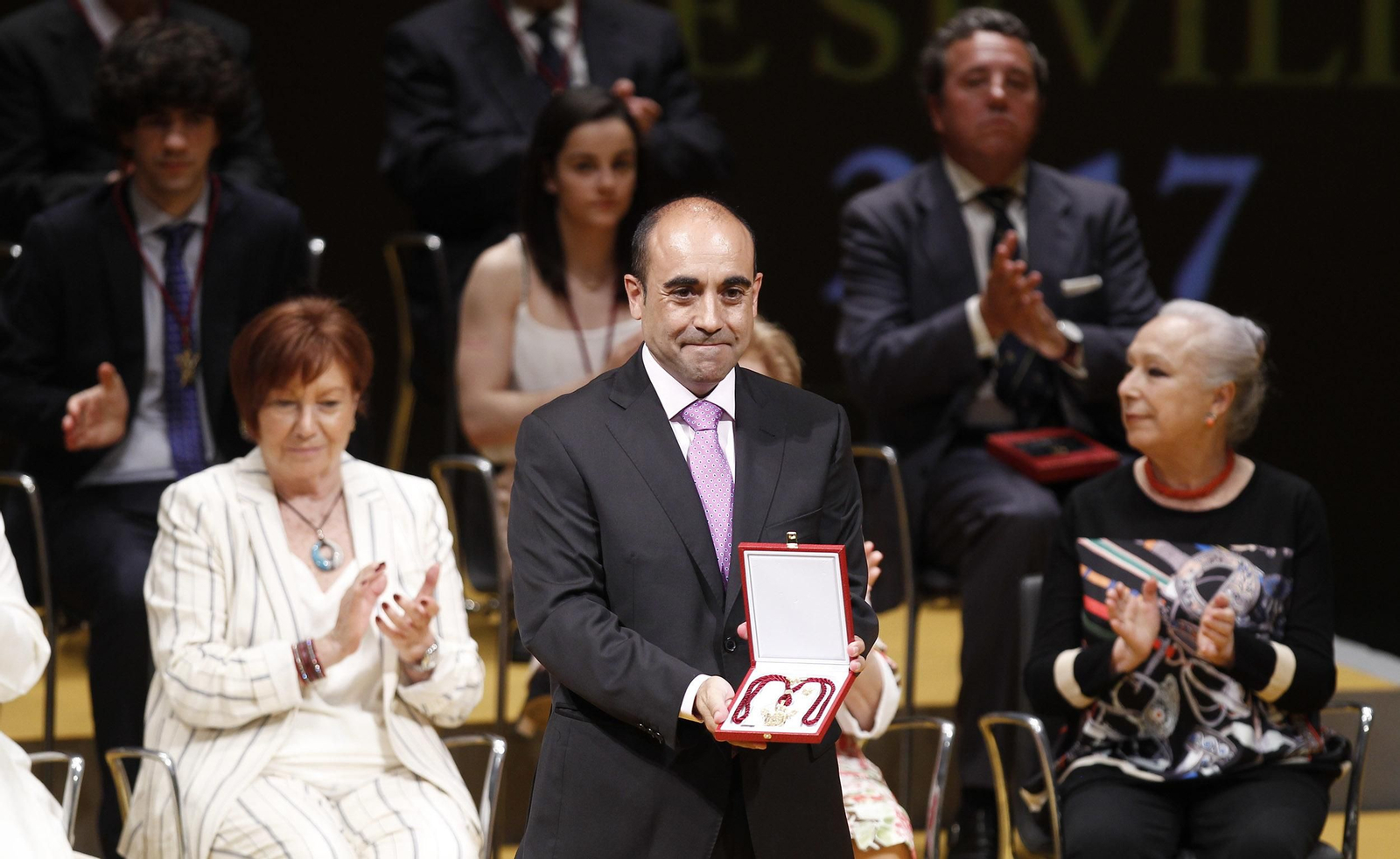 La entrega de las medallas de Sevilla, en imágenes