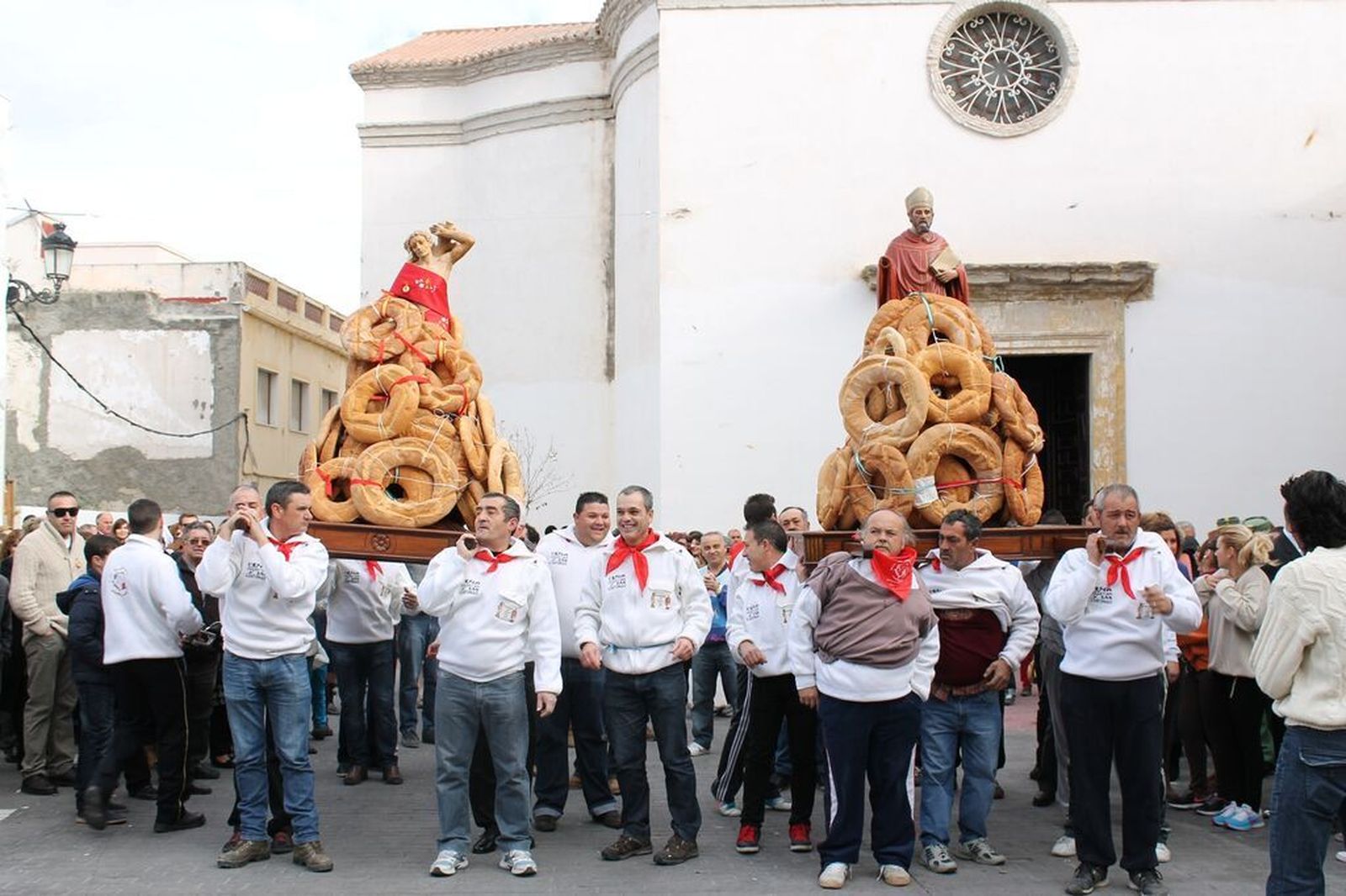 Seis fiestas en Almería para disfrutar de enero entre roscos y pólvora