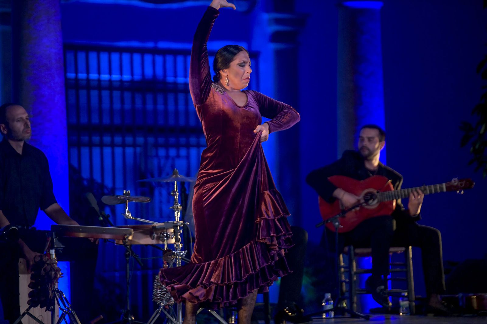 El flamenco de Fuensanta La Moneta hace vibrar la Abadía del Sacromonte: las mejores imágenes