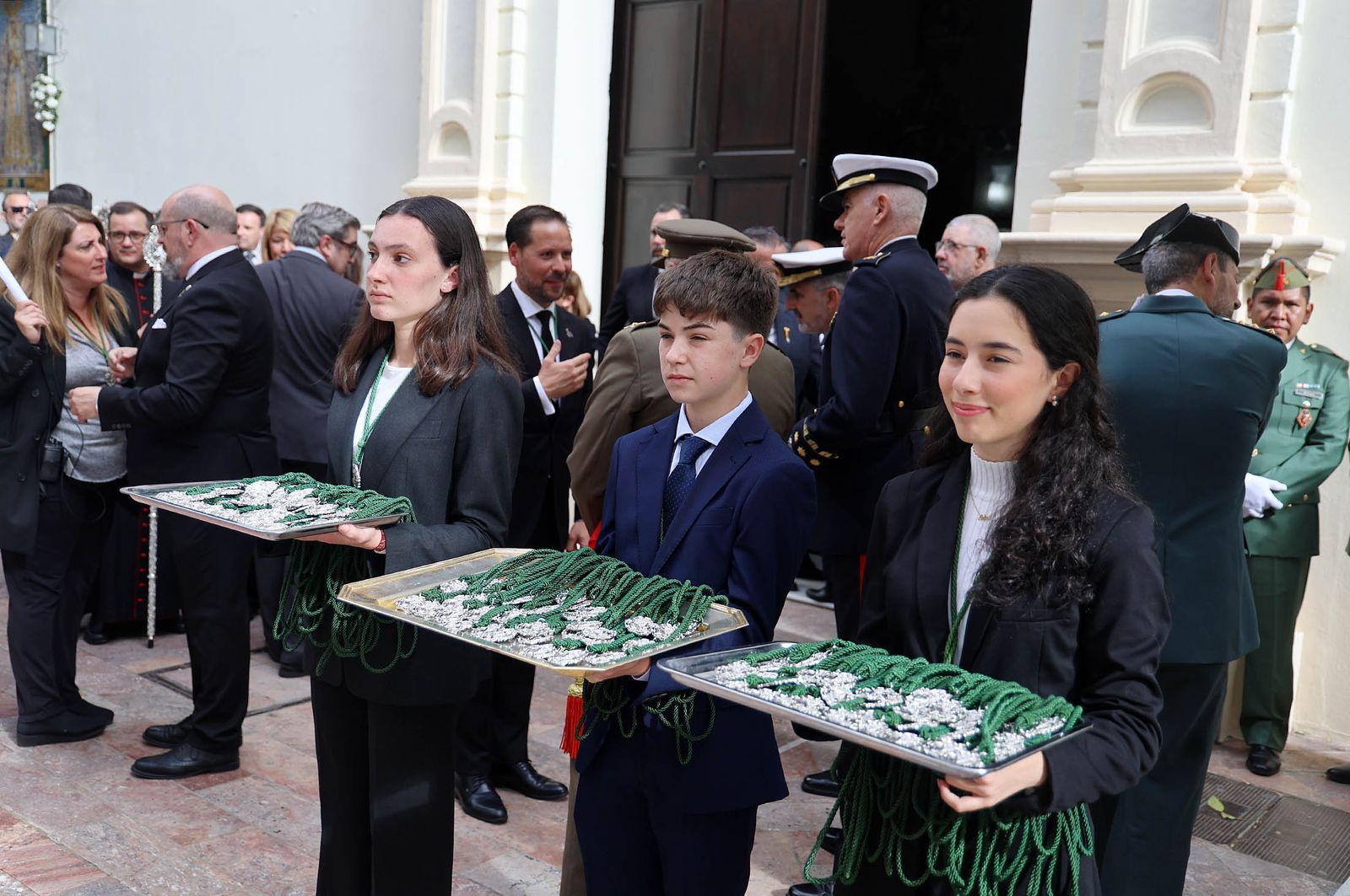 Sábado de Pasión: Imágenes de la procesión del Cristo de la Vera+Cruz portado por el Grupo de Caballería Ligero Acorazado 'Reyes Católicos' II de la Legión de Ronda