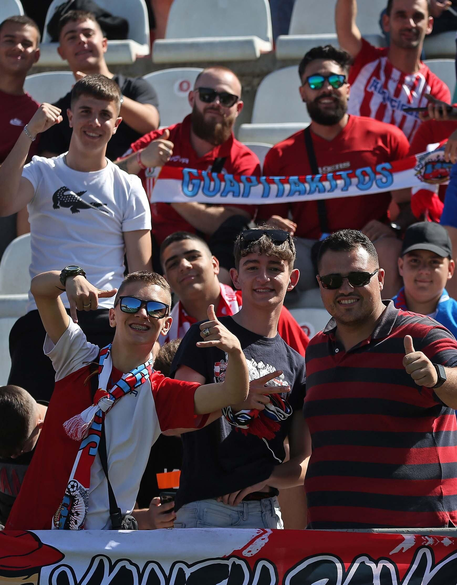 Fotos de la afición durante el Algeciras - San Fernando en el Nuevo Mirador