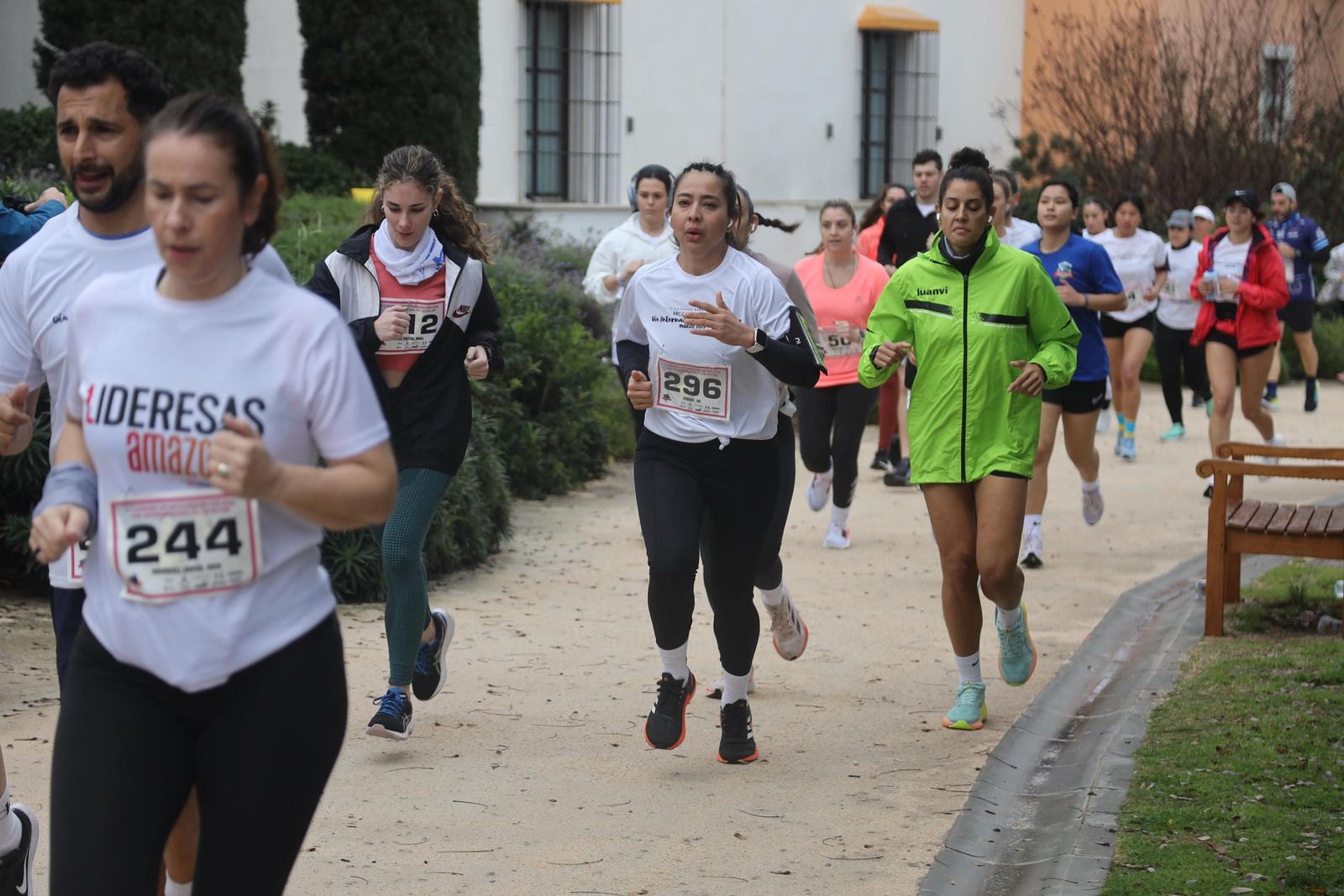 La Carrera por el Día Internacional de la Mujer en Málaga, en fotos