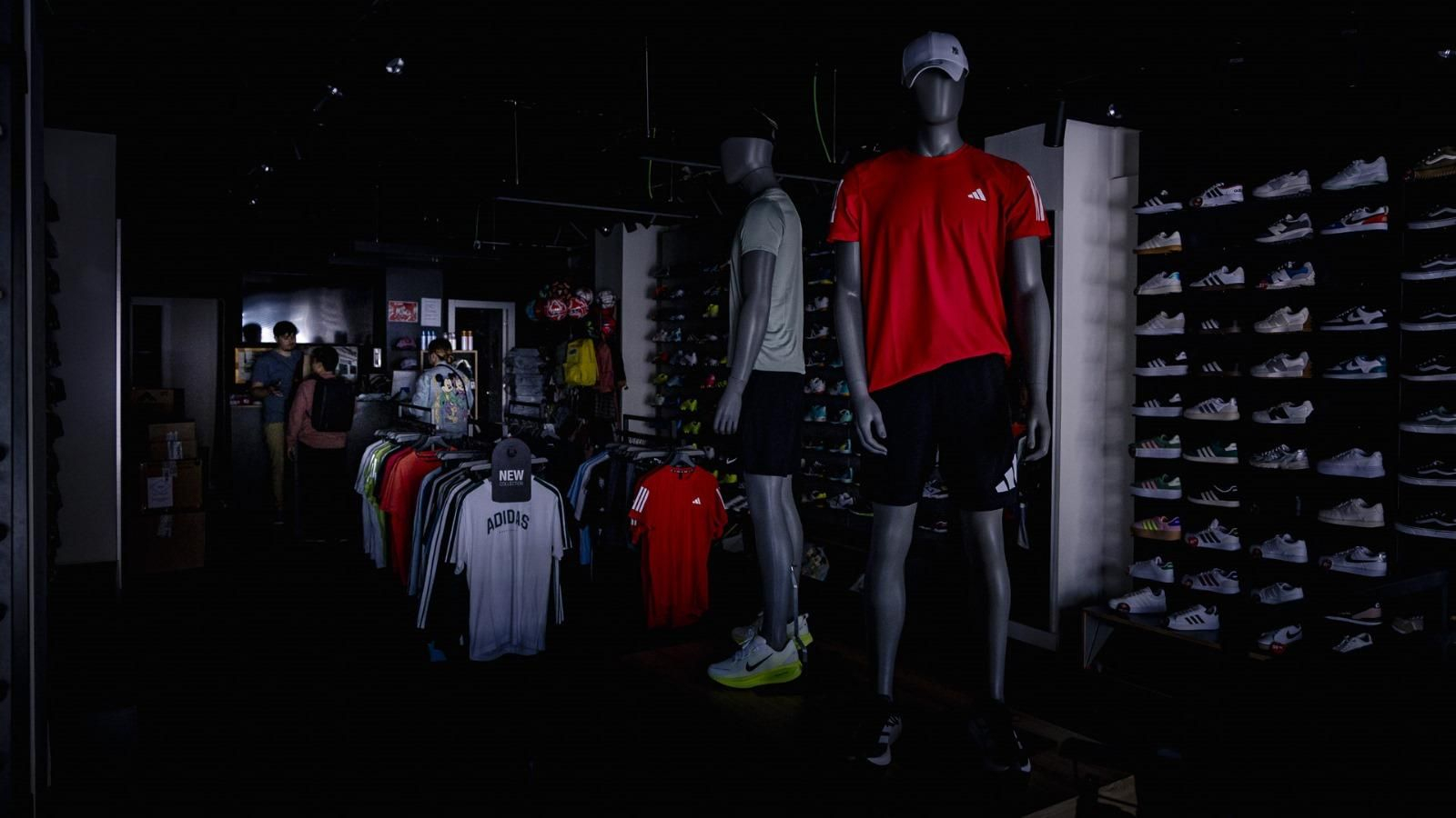 Las imágenes del apagón general en Cádiz: caos en el tráfico