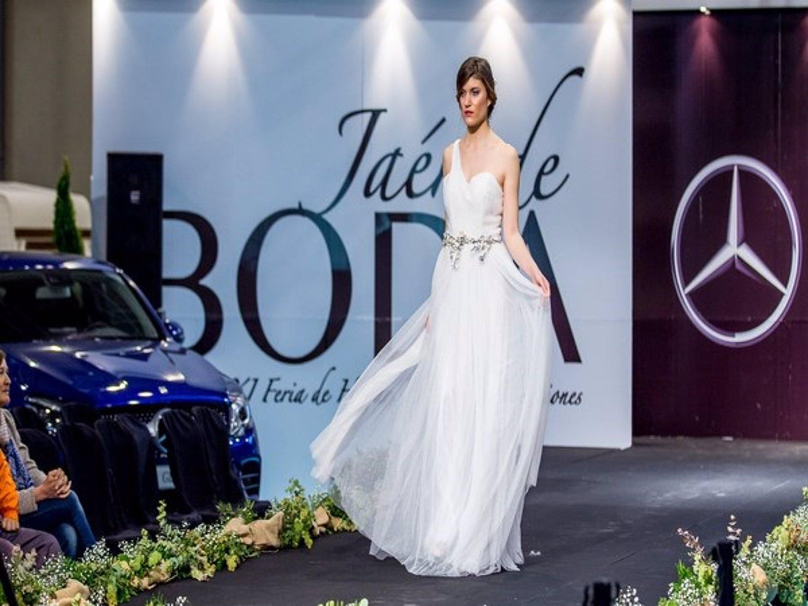 Desfile en Jaén de Boda.