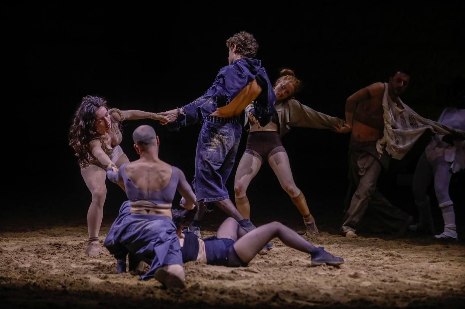 La Normal abre Flora 2025 con un espectáculo en las Caballerizas Reales