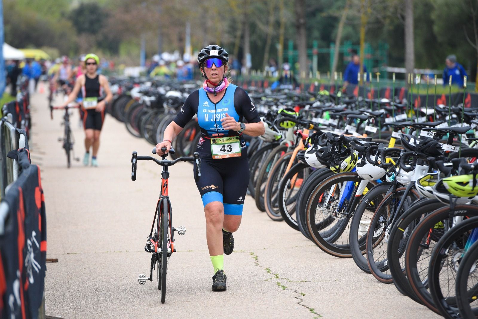 Una imagen de un cambio al segmento del ciclismo.