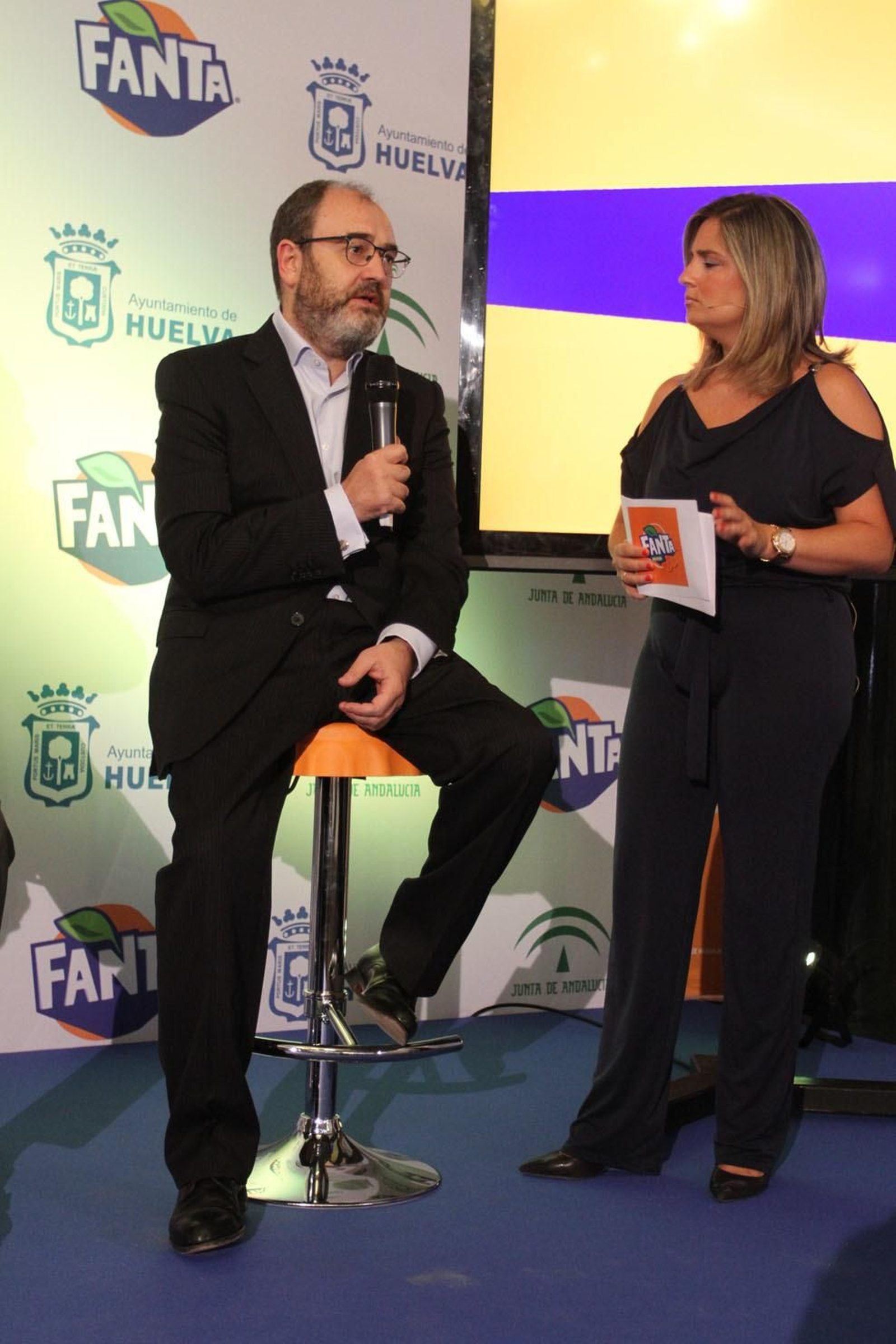 Presentación de la nueva botella de vidrio de Fanta