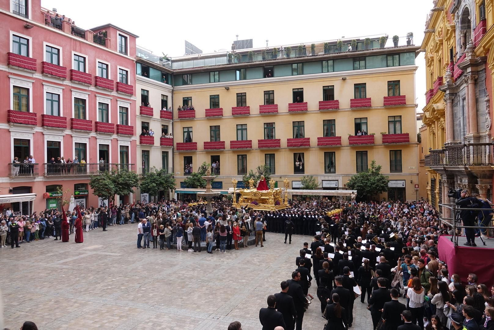 Las fotos de Estudiantes, en el Lunes Santo de Málaga