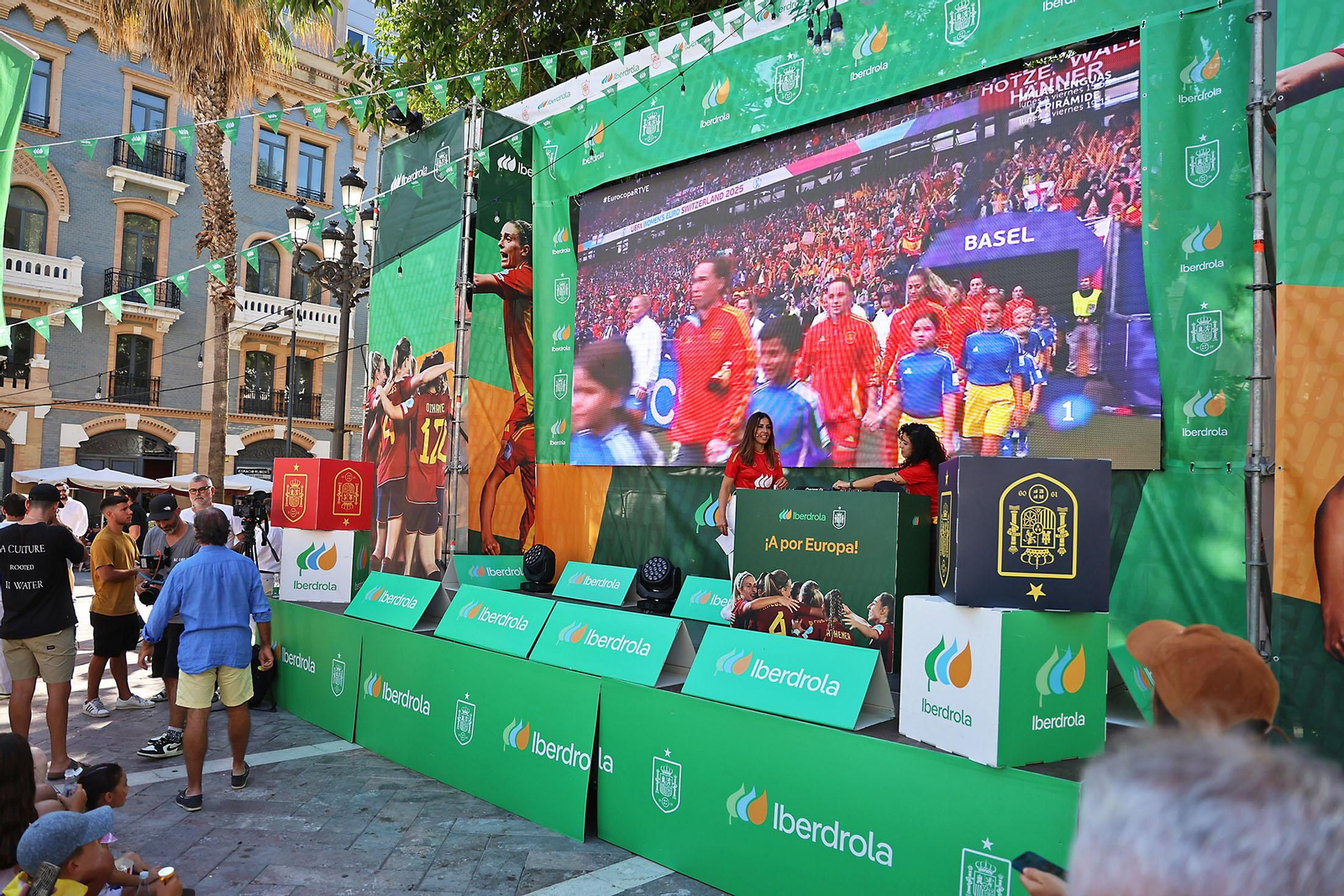 Imágenes de la Fan zone en Huelva de la Final de la Eurocopa entre Inglaterra y España Imágenes de la Fan zone en Huelva de la Final de la Eurocopa entre Inglaterra y España