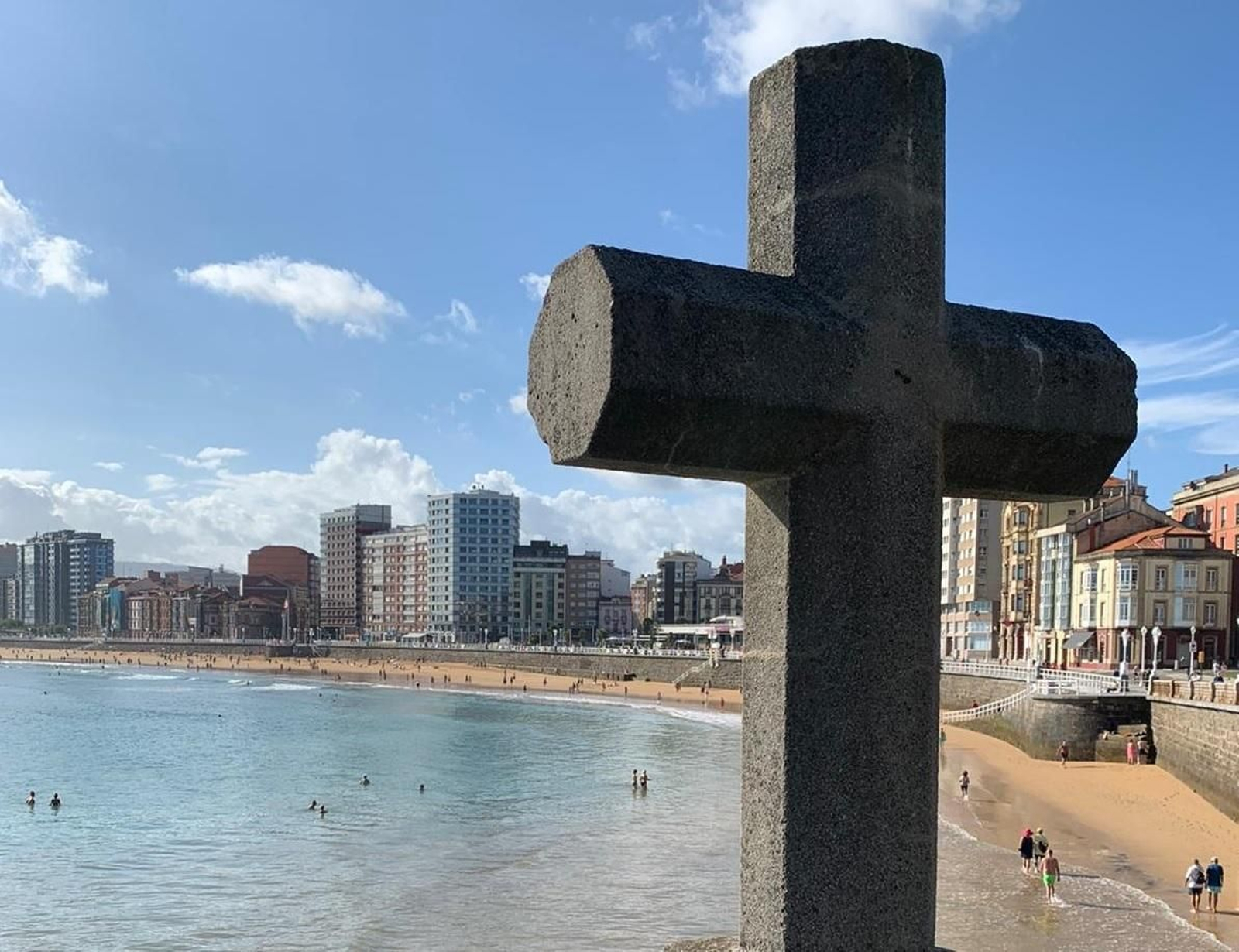 La cruz es la llave que nos libera de nuestras esclavitudes.