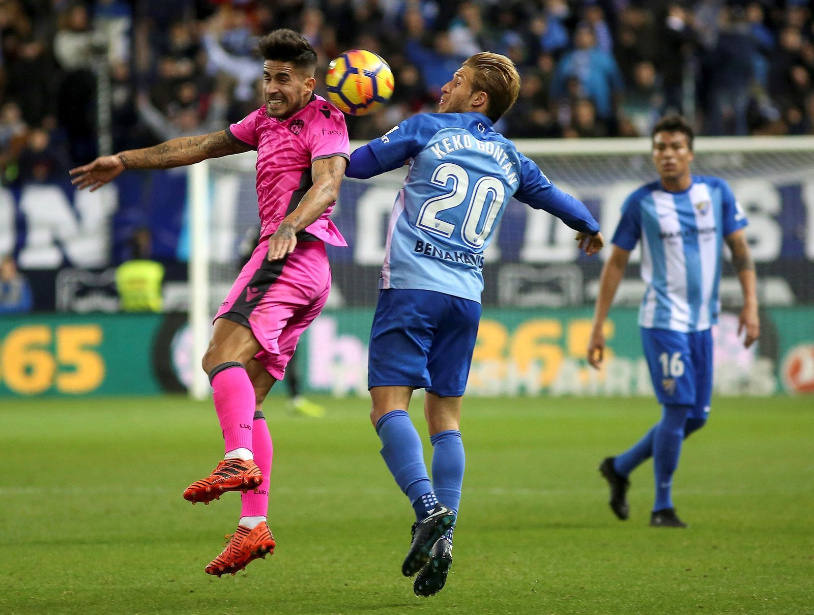 Samu García salta con Keko Gontán en el Málaga-Levante.