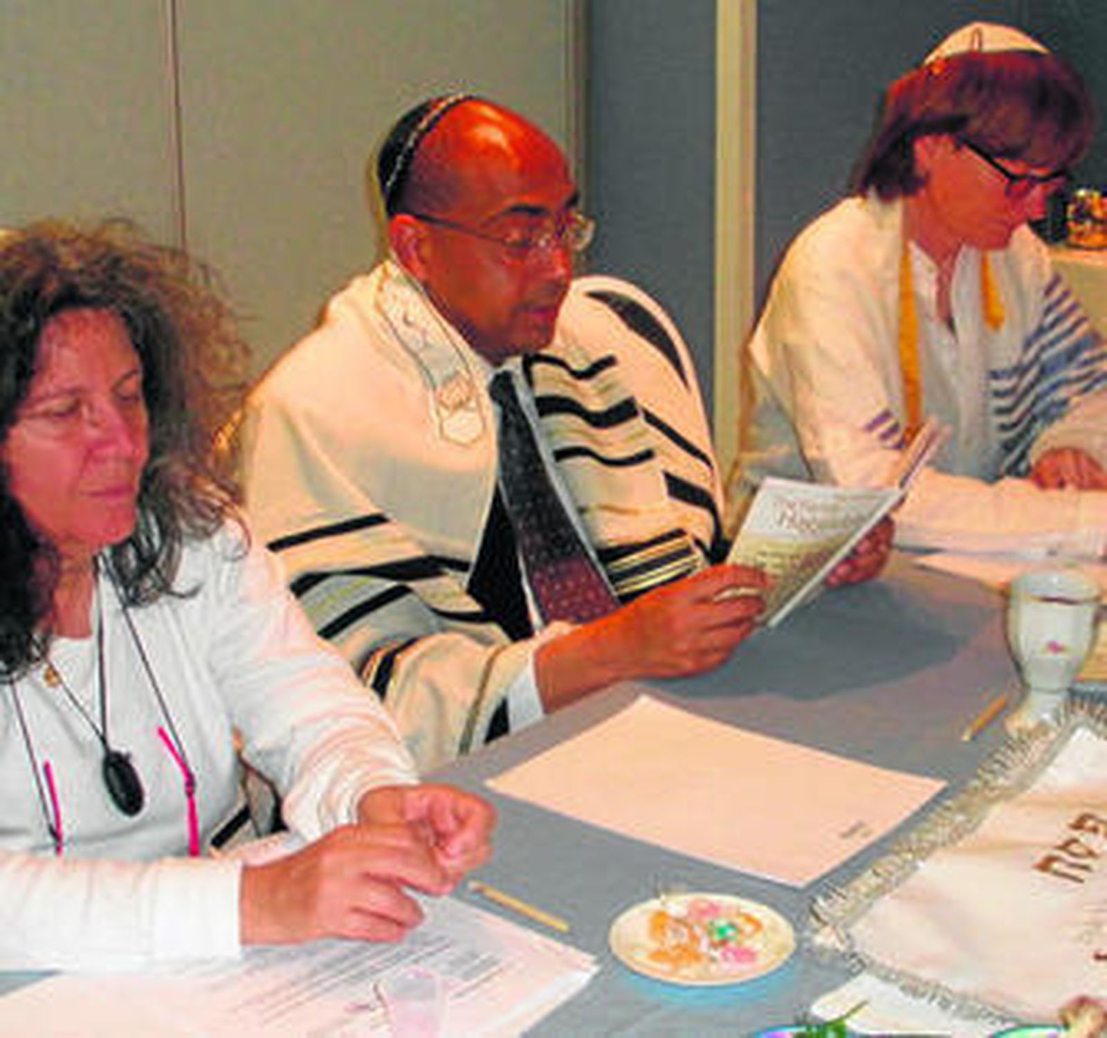 Miembros de Bet Januka, durante la conmemoración de la Pascua.