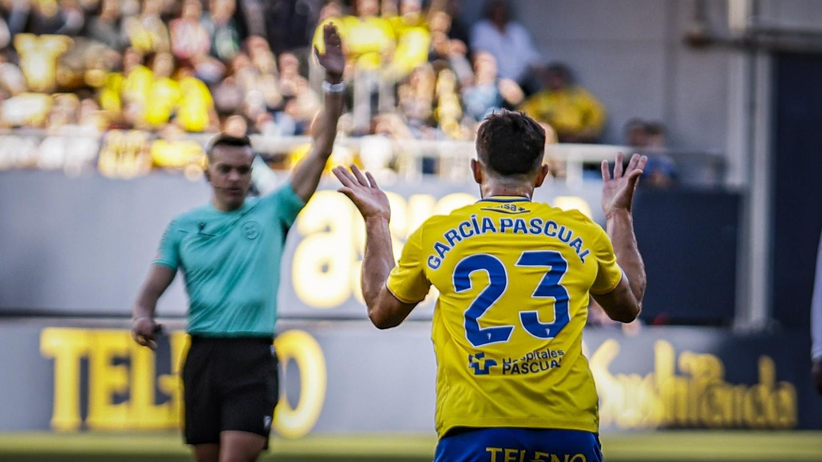 Búscate entre las imágenes del partido de fútbol Cádiz CF - Racing de Santander