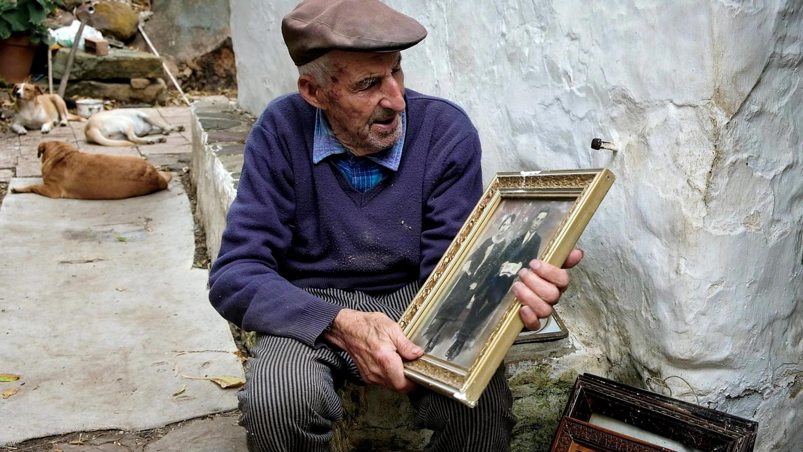 Fotos de Ignacio Morales durante el rodaje del documental "El oasis"