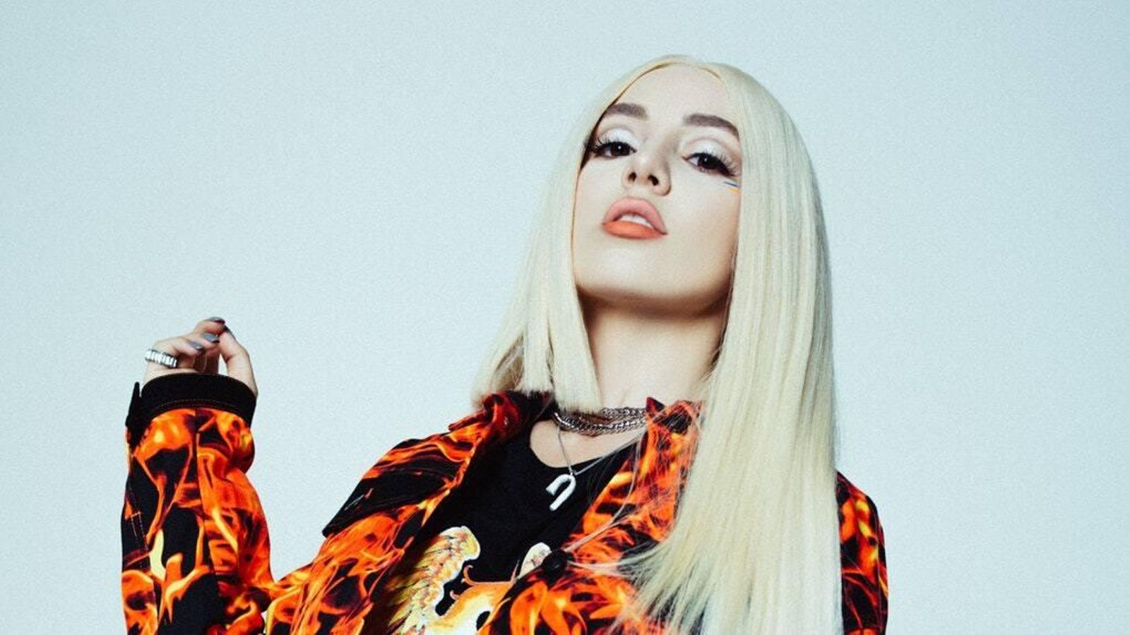 La cantante y compositora Ava Max