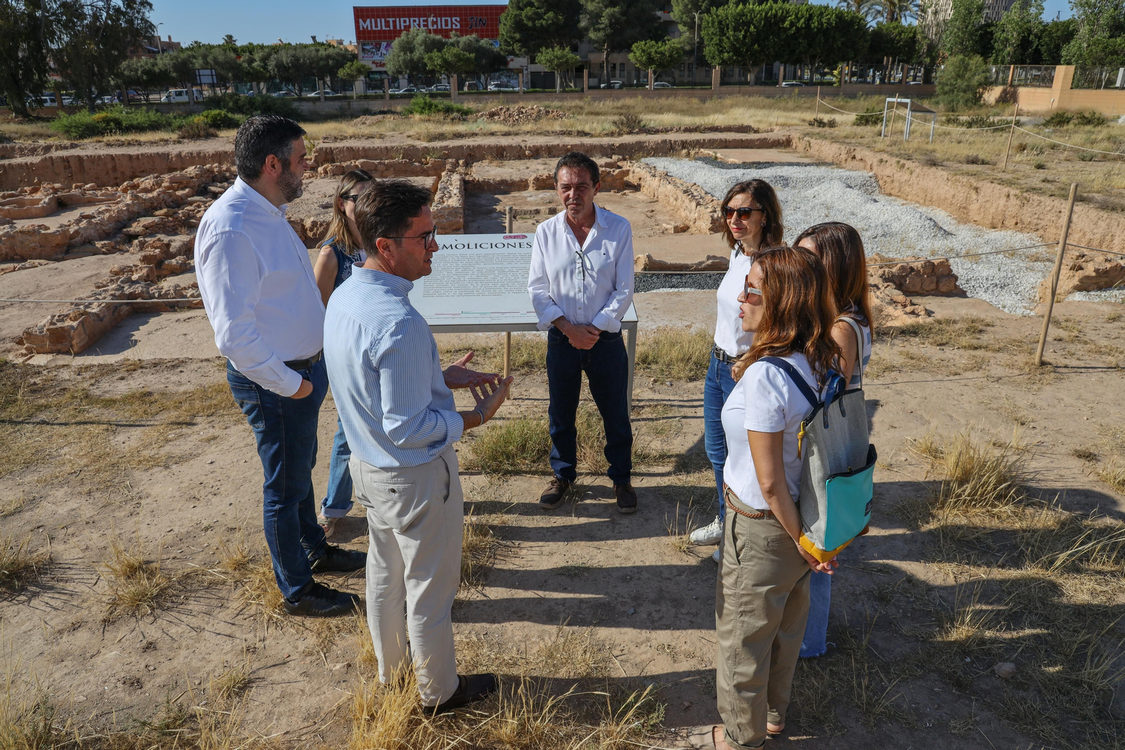 Encuentro institucional entre el Ayuntamiento de El Ejido y la Junta en el Yacimiento Arqueológico de Ciavieja.