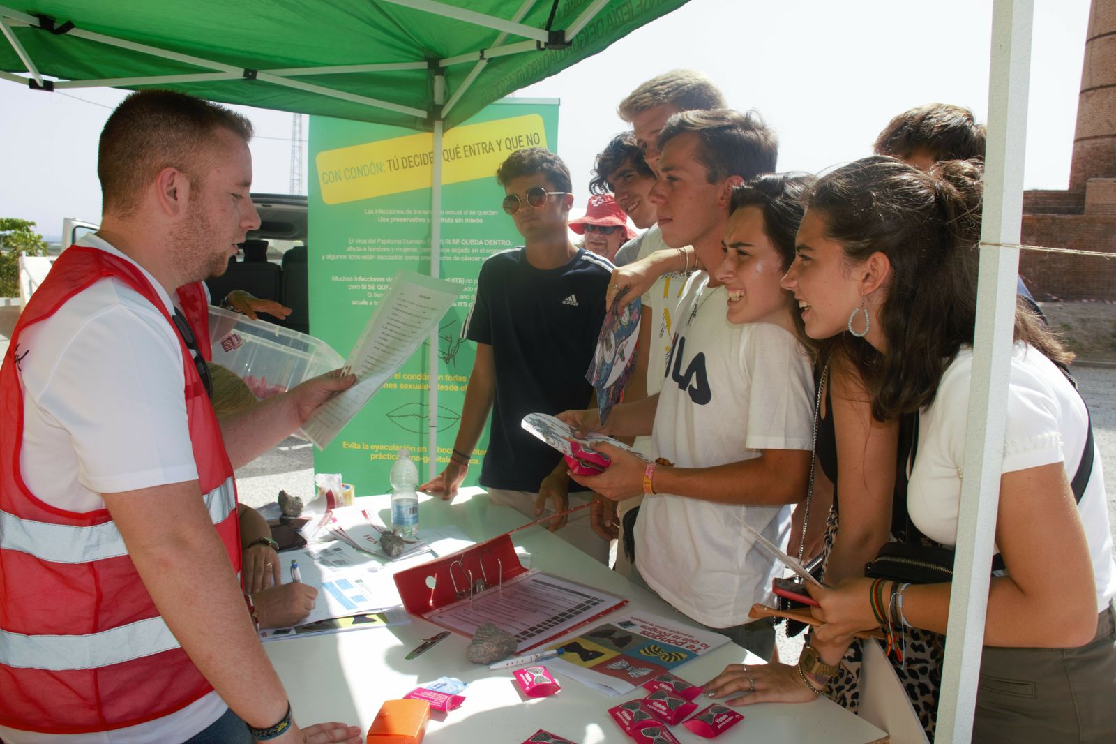 Momento de una de las actividades de Cruz Roja con los jóvenes granadinos